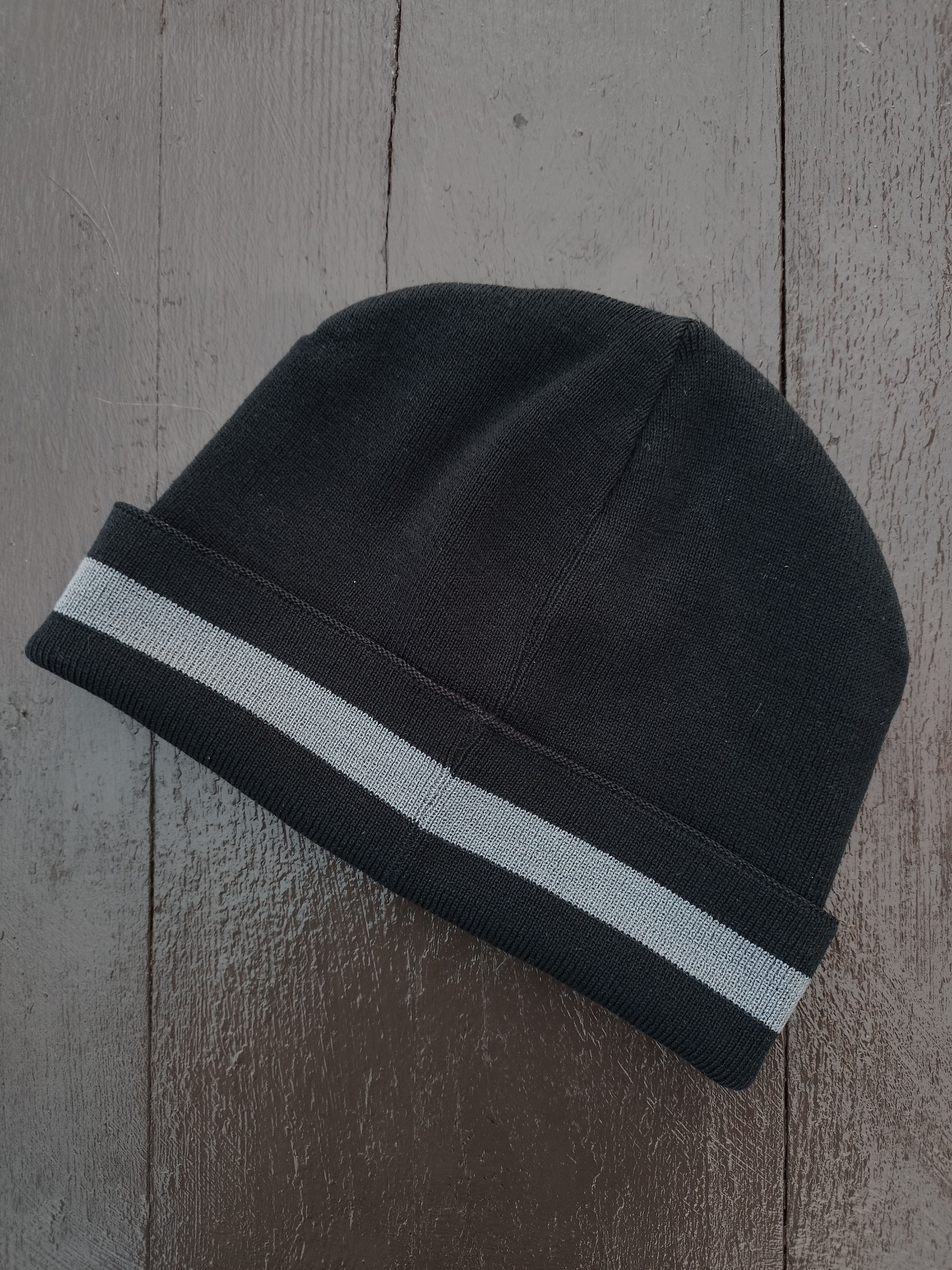 Nike VINTAGE Nike Reversible Beanie Hat | Black & Gray Y2K Size ONE SIZE - 5 Thumbnail