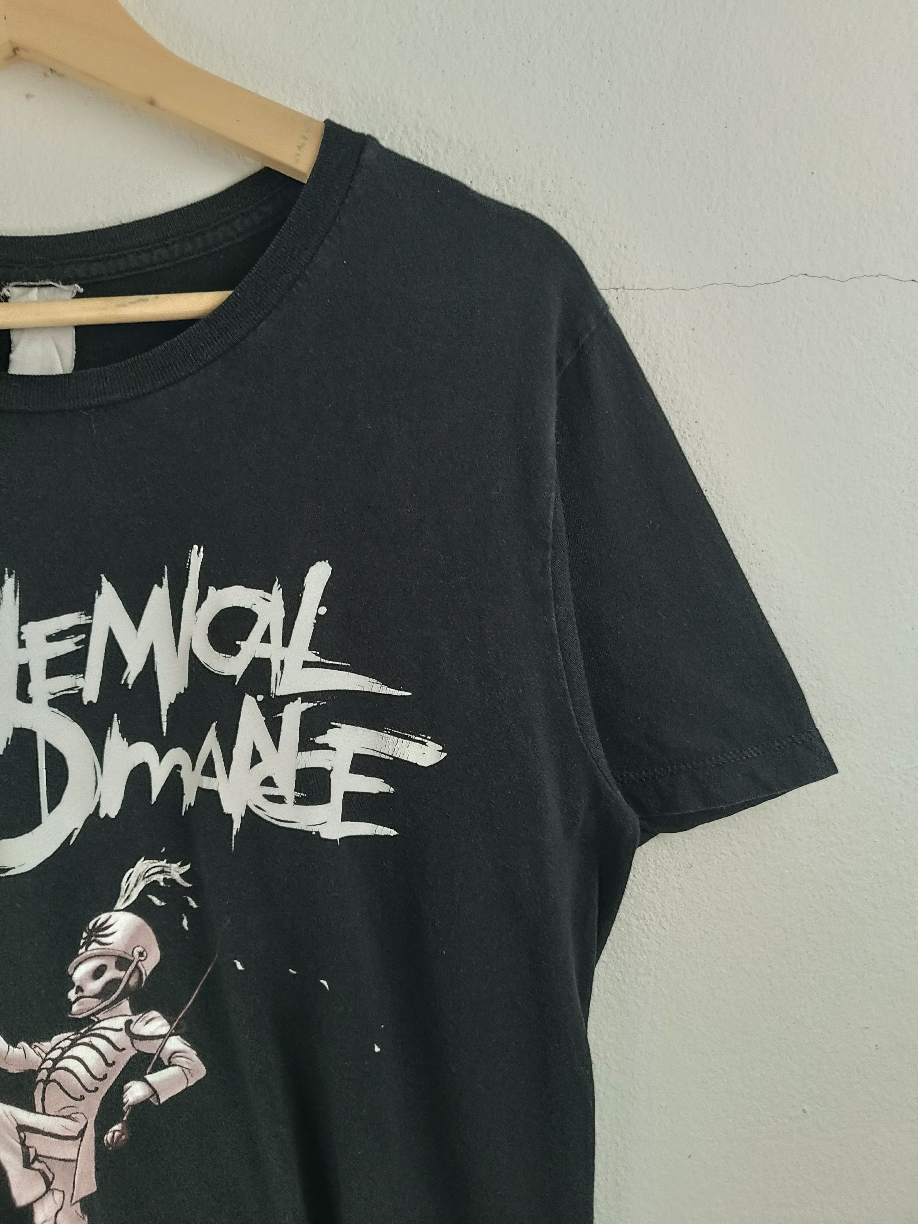 Band Tees VINTAGE Y2K MY CHEMICAL ROMANCE THE BLACK PARADE Ts GOTH EMO Size US M / EU 48-50 / 2 - 6 Thumbnail