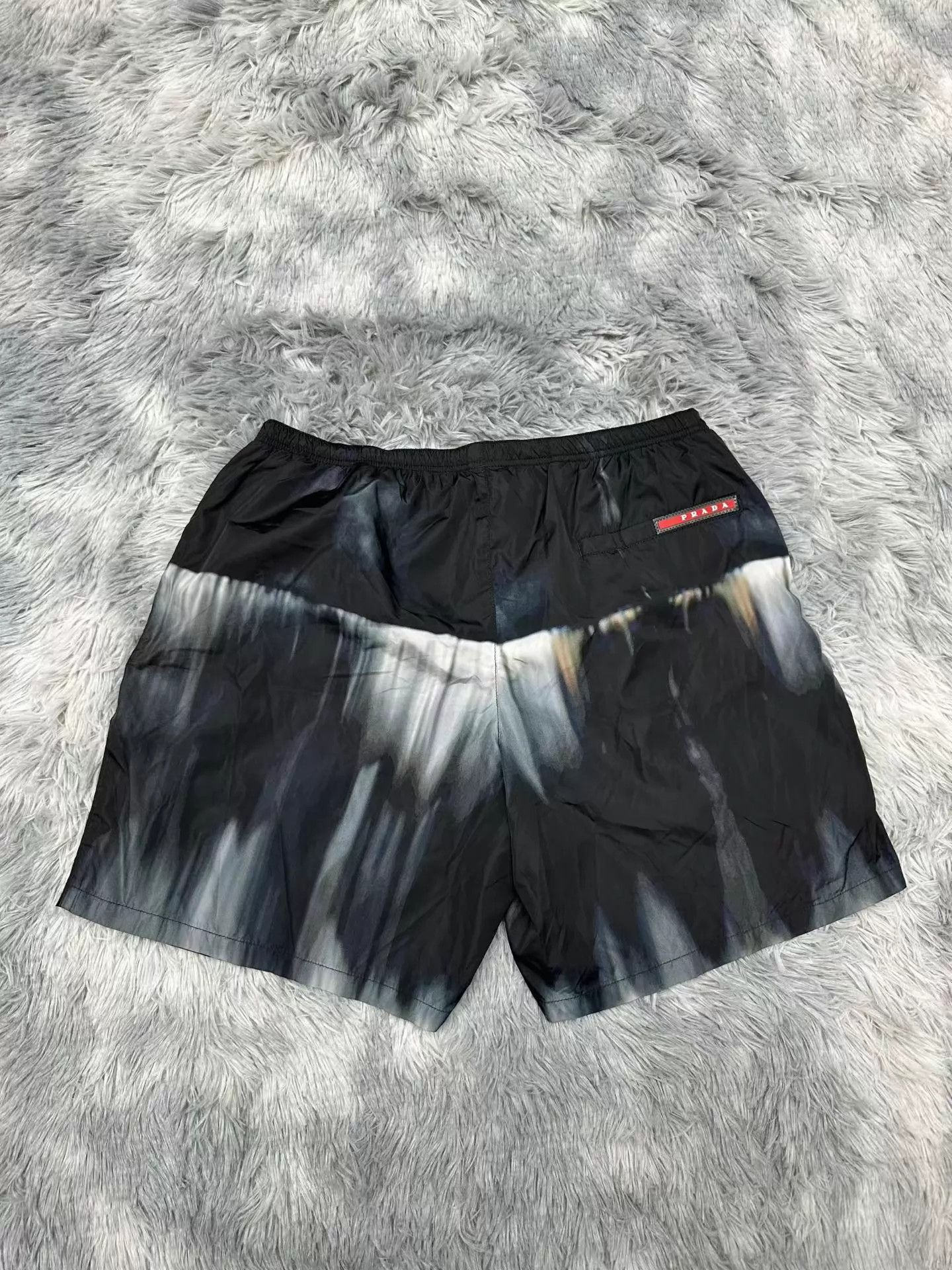 Prada Prada red label nylon shorts 48 Size US 32 / EU 48 - 2 Thumbnail