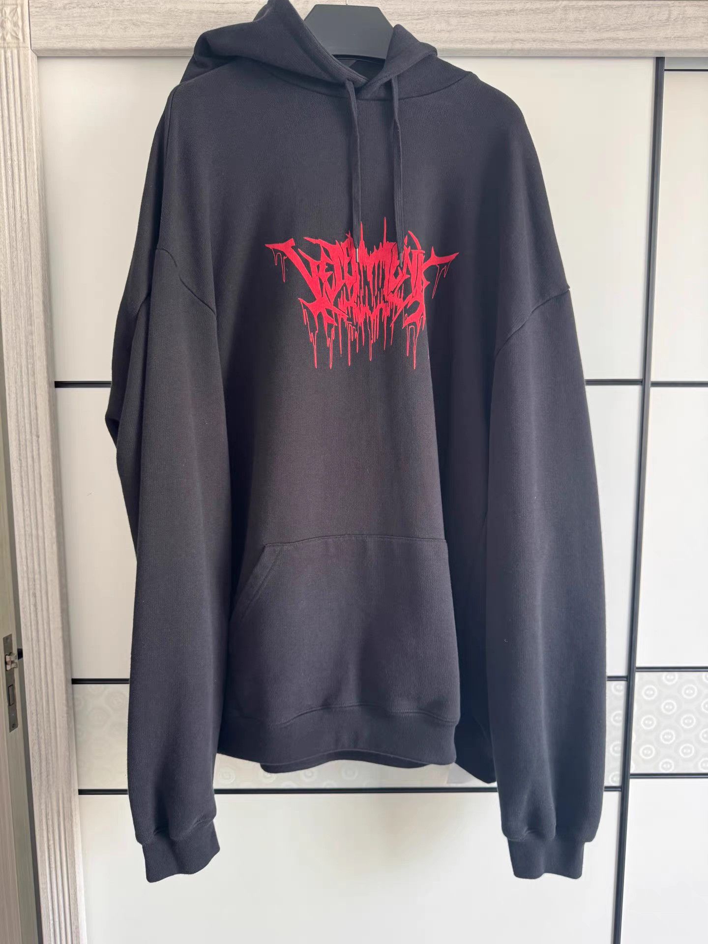 Vetements vetements 18ss Blood Drop Sanskrit Thick Sweatshirt Size US M / EU 48-50 / 2 - 1 Thumbnail