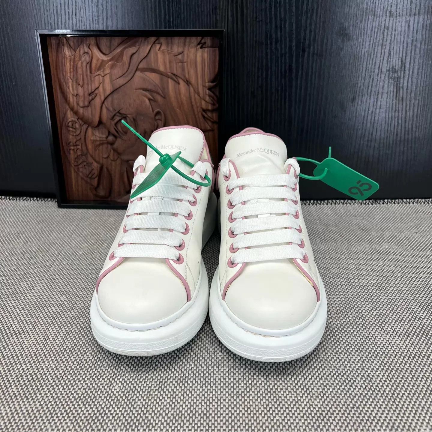 Alexander McQueen McQueen White Green 38 shoes Size US 7.5 / IT 37.5 - 7 Thumbnail