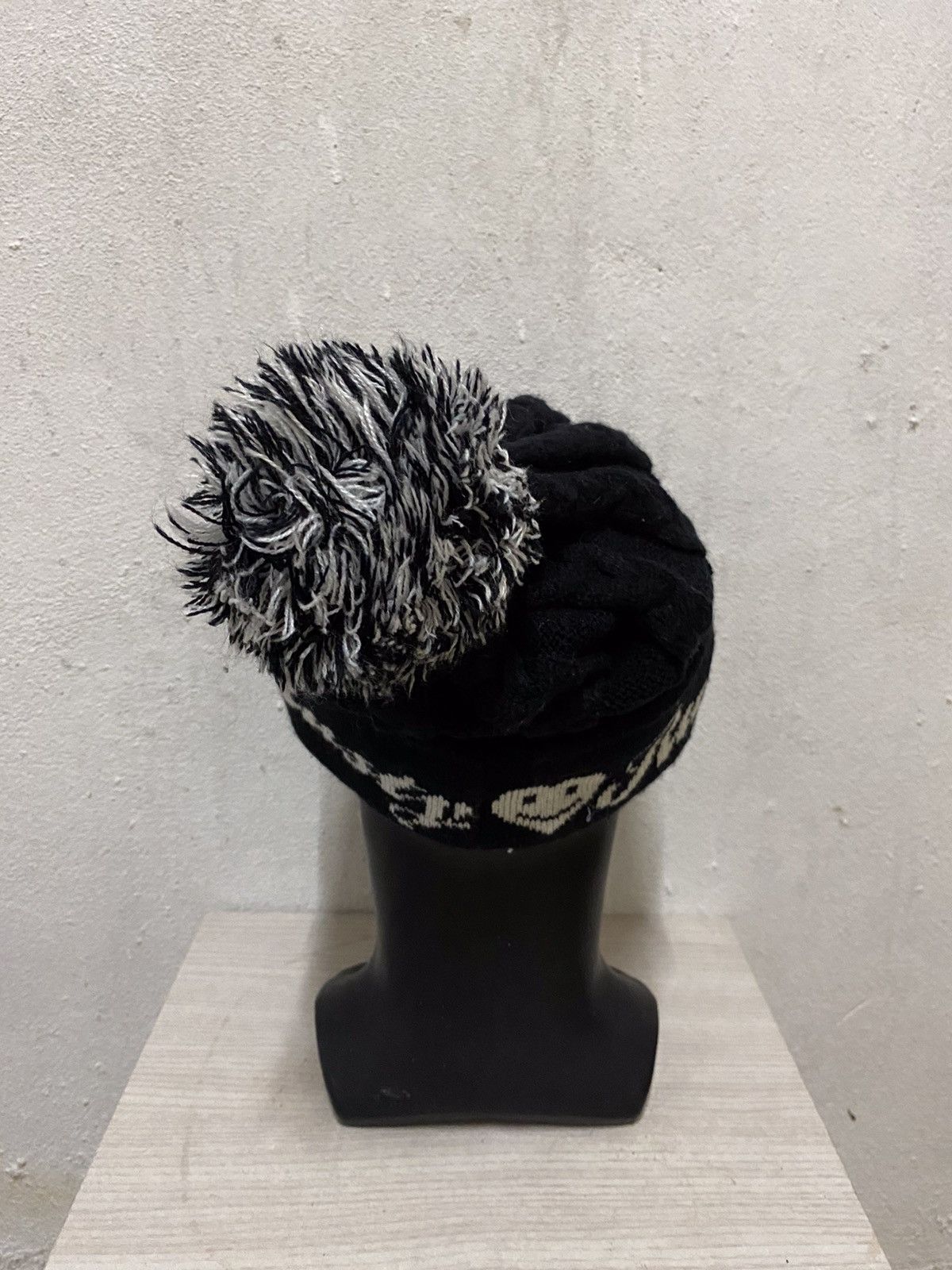 Rusty × Vintage Vintage Rusty Bobble Beanie Hat Size ONE SIZE - 4 Thumbnail
