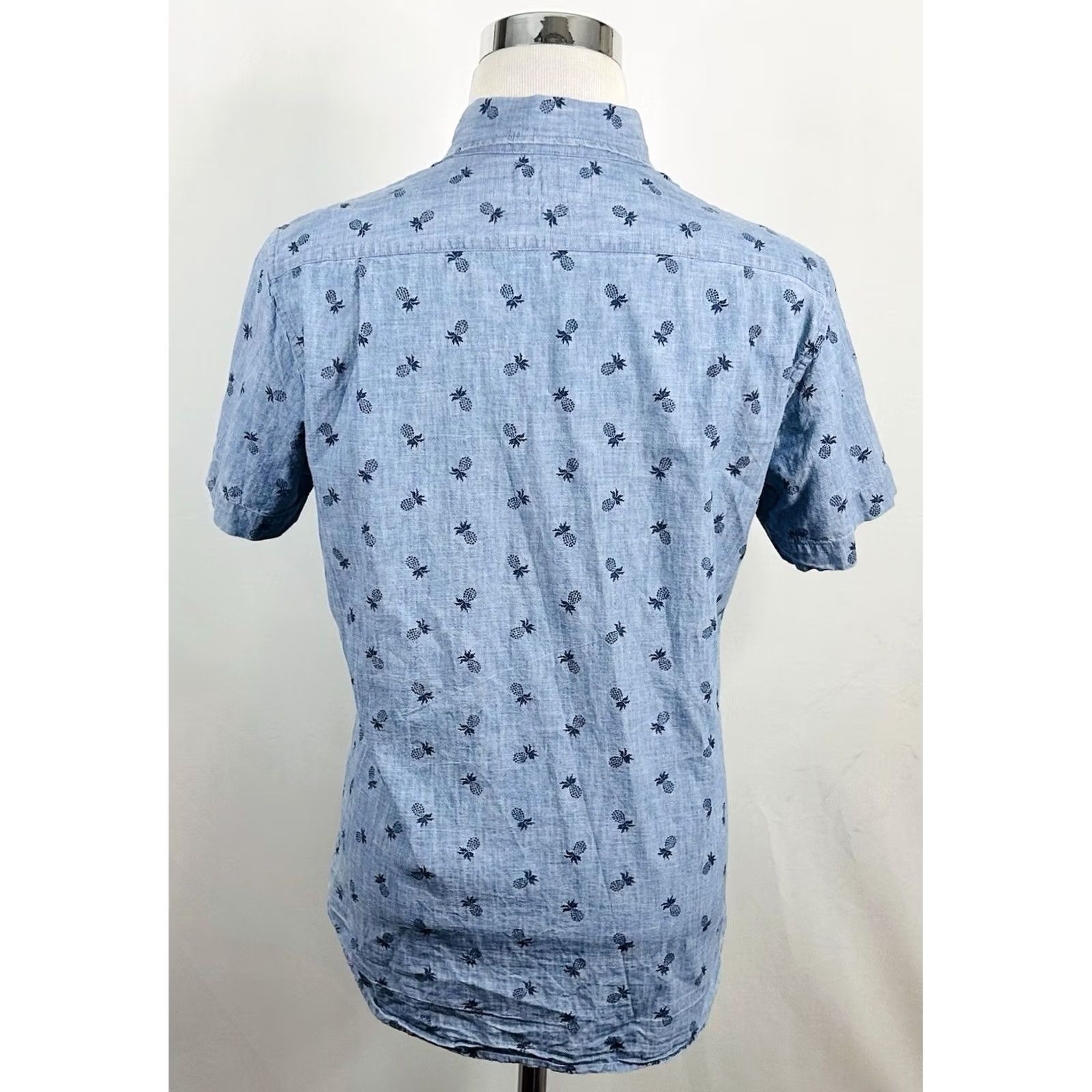 Bonobos Bonobos Medium Slim Fit Chambray Hawaiian Shirt Blue Pineapples Short Sleeve Mens Shirt Size US M / EU 48-50 / 2 - 4 Thumbnail