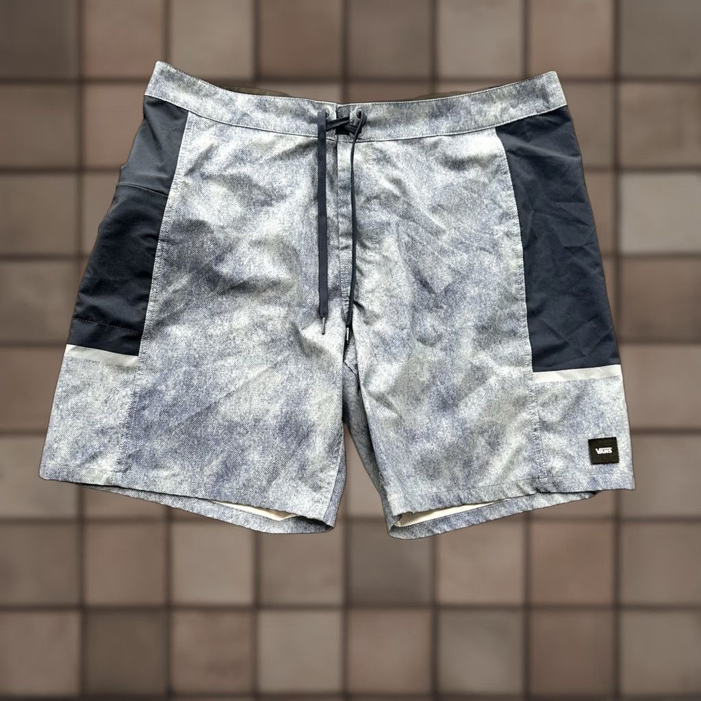 Vans VANS Board Shorts Men 36 Blue Mirage Polyester Beach Swimming Weekend Vacation Navy Multicolor 5-Pocket Zipper Logo Inseam 8 in Casual Summer Mens Size US 36 / EU 52 - 1 Thumbnail