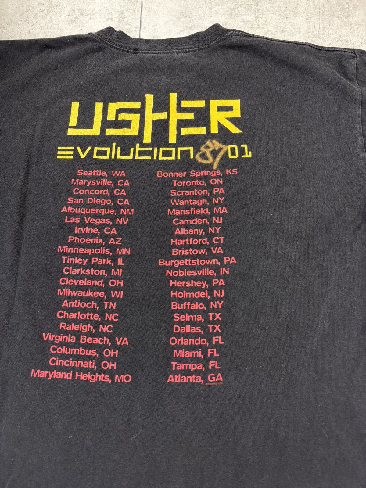 Band Tees Vintage Usher Evolution Tour 2002 Graphic Rap Tee XL Size US XL / EU 56 / 4 - 7 Thumbnail