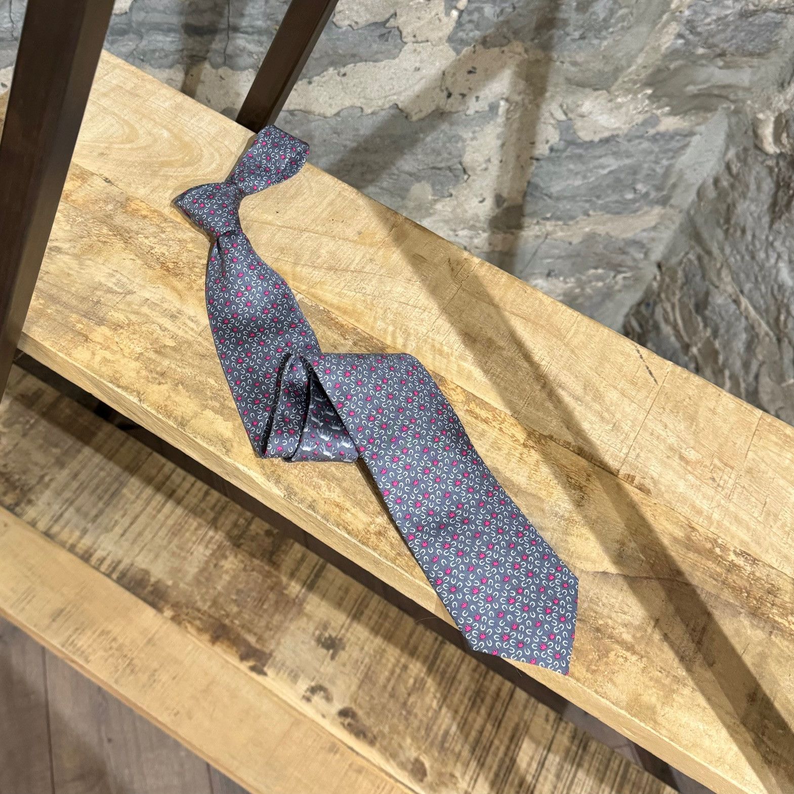 Hermes Hermès Small Horseshoe Prints Grey Silk Tie Size ONE SIZE - 1 Thumbnail