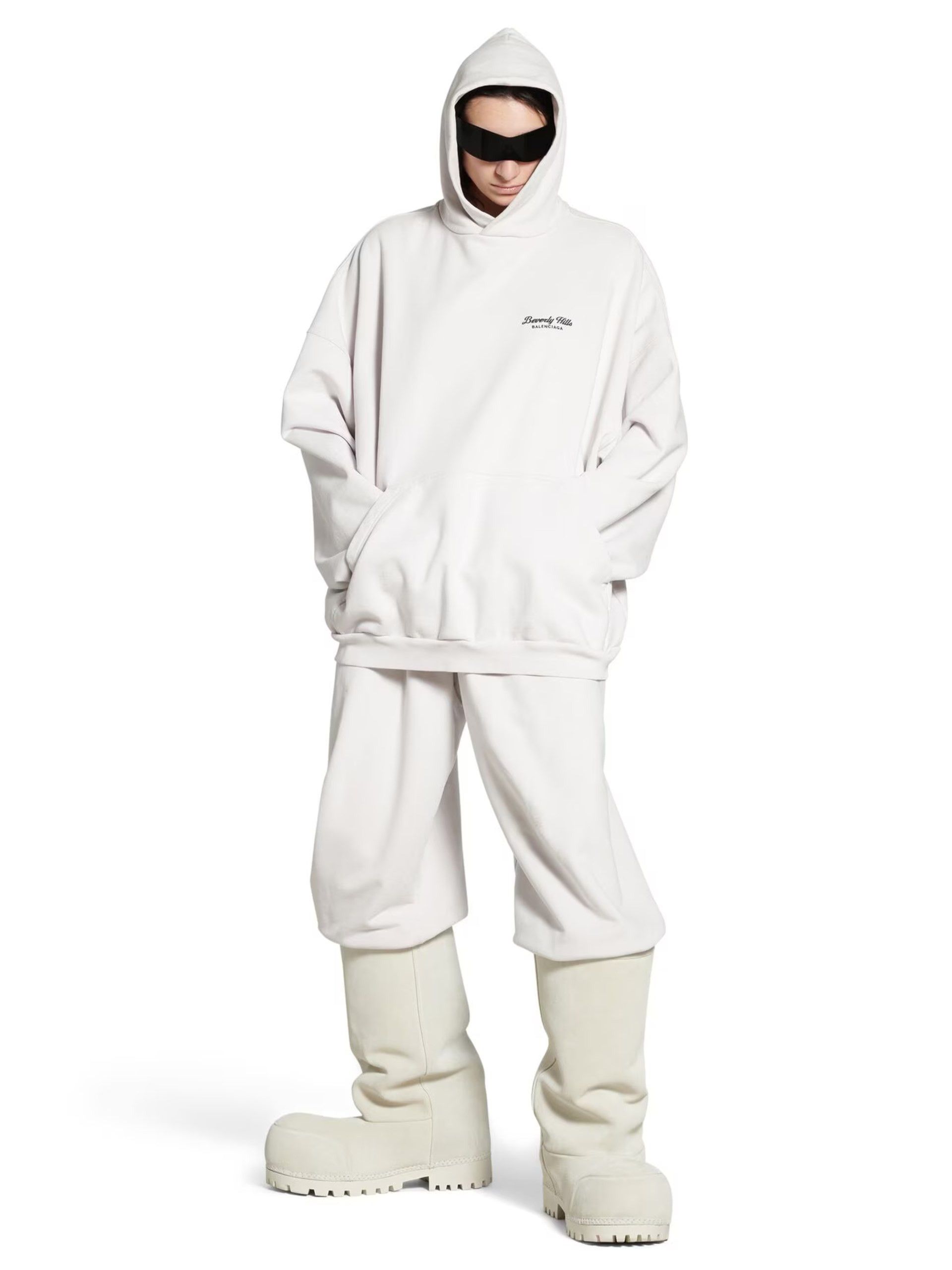 Balenciaga o1srvl11e1025 Beverly Hills Hoodie Oversized in Ivory Size US S / EU 44-46 / 1 - 2 Thumbnail