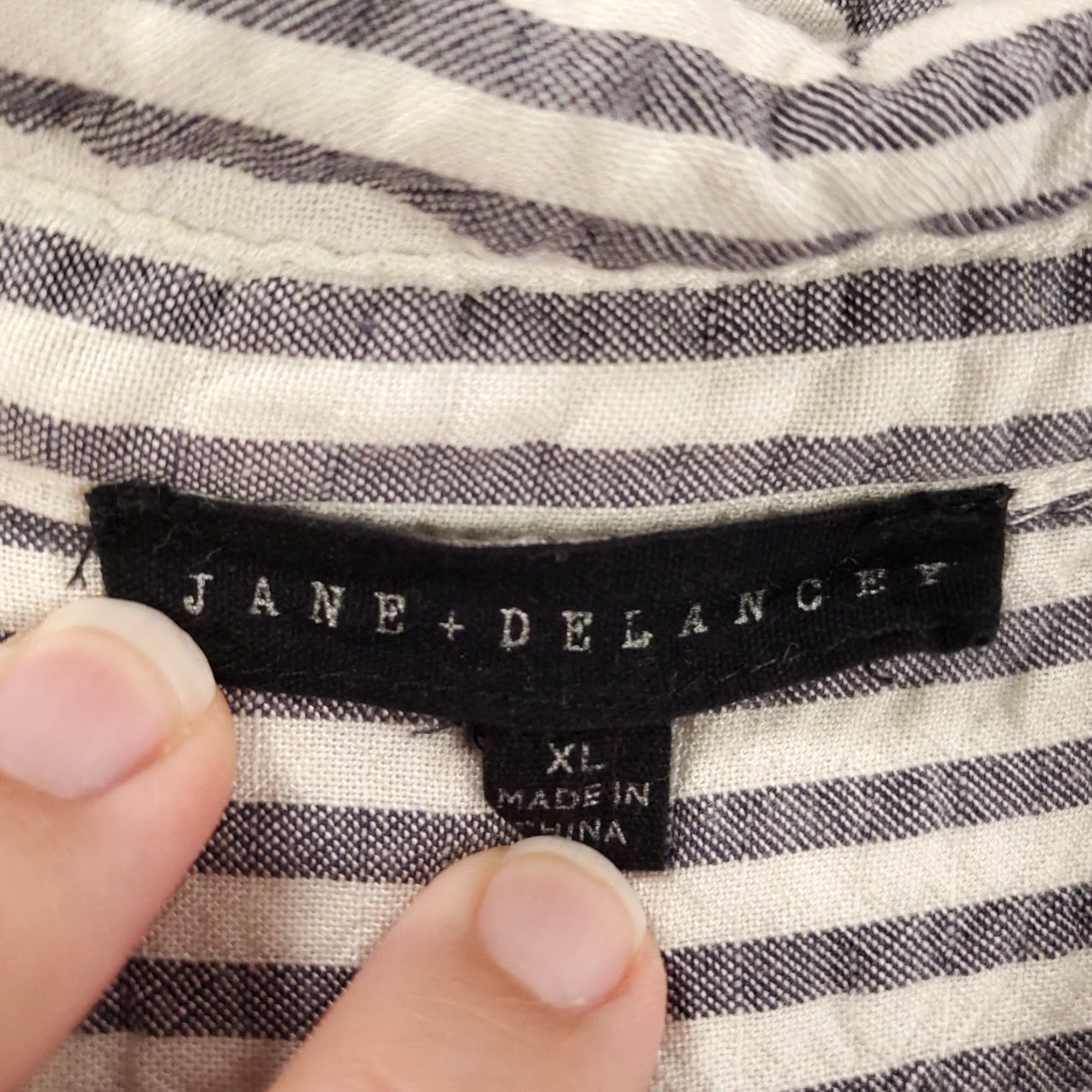 Vintage Jane And Delancey Striped Button-Up Shirt Women's XL Navy White Roll Tab Sleeve Size XL / US 12-14 / IT 48-50 - 5 Thumbnail