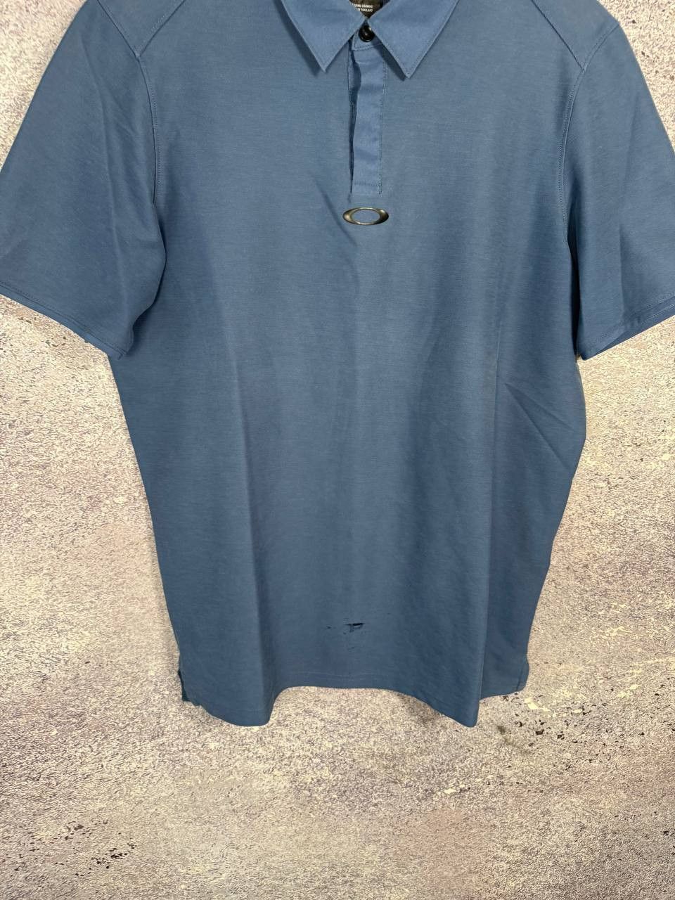 Oakley × Vintage Vintage Oakley Blue Center Logo Polos Streetwear Small Size US S / EU 44-46 / 1 - 5 Thumbnail