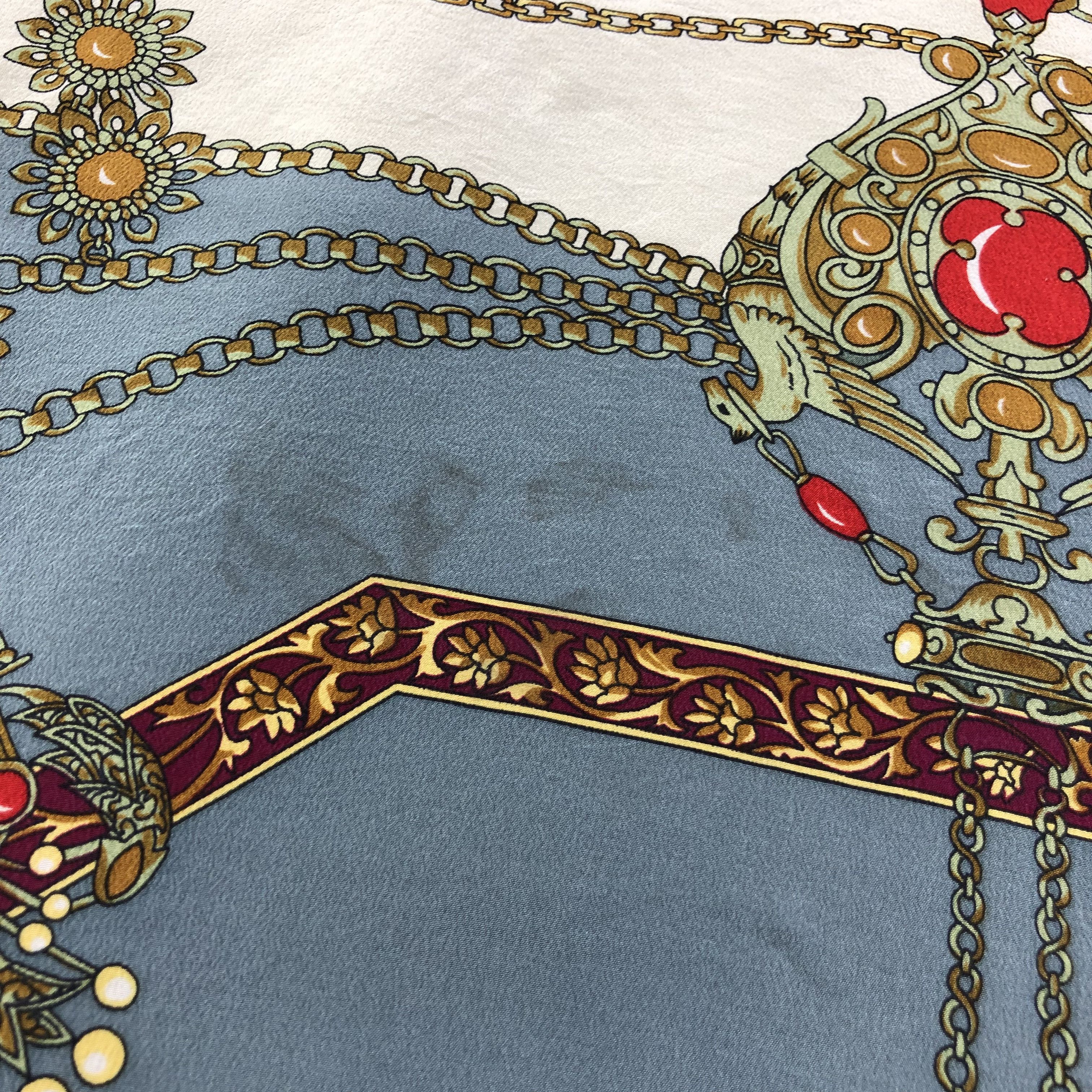 Carolina Herrera Vintage Carolina Herrera Luxury Silk Scarf M454 Size ONE SIZE - 9 Thumbnail