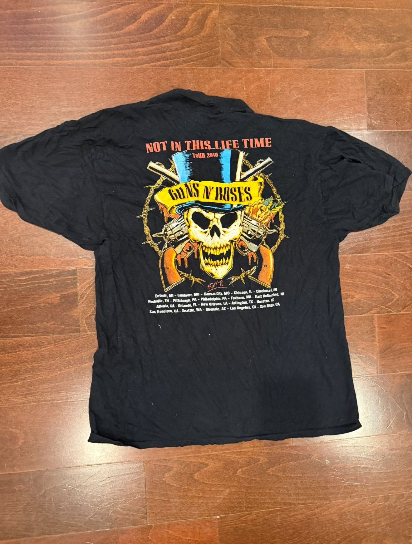 Guns N' Roses Guns n roses 2016 tee Size US L / EU 52-54 / 3 - 1 Thumbnail