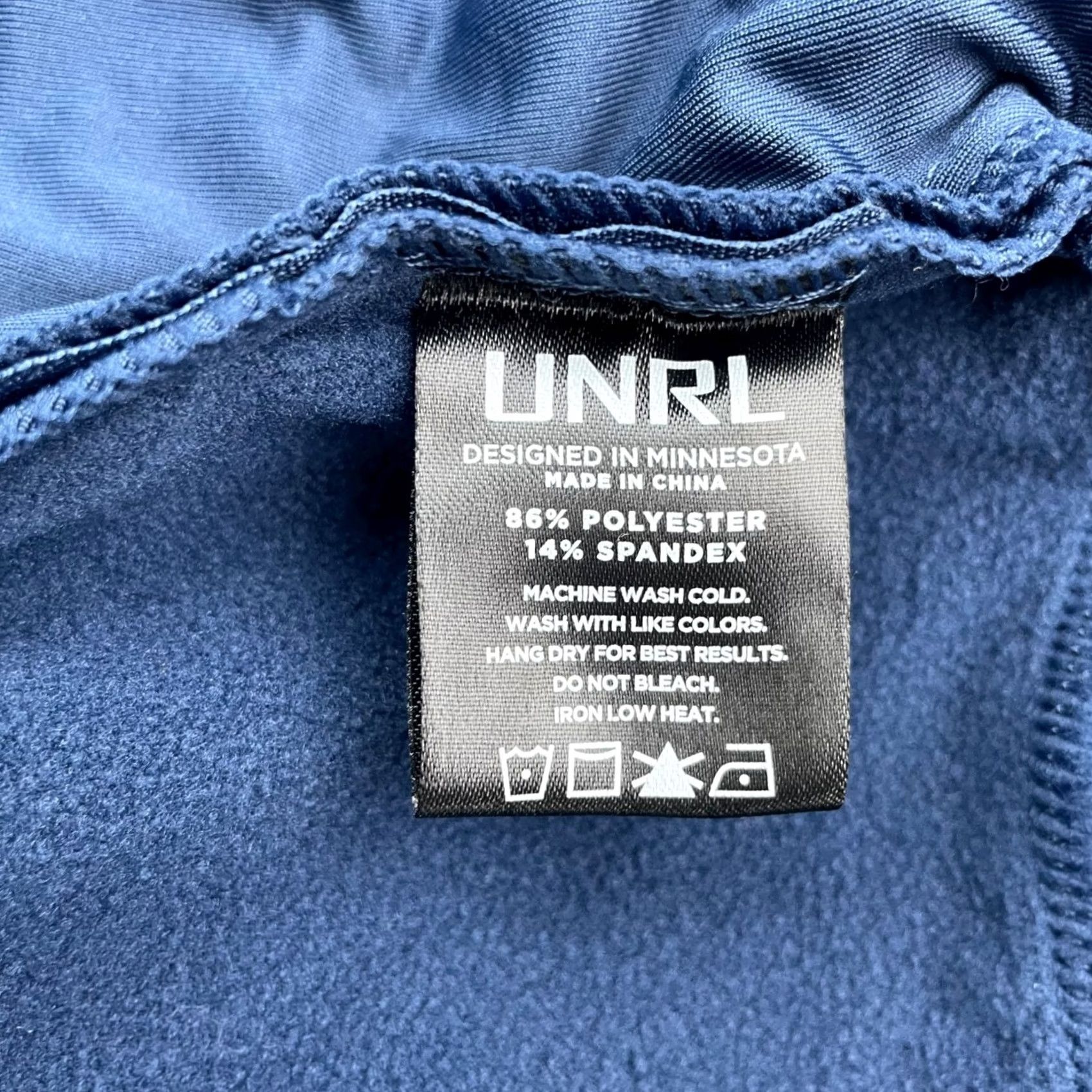 Vintage UNRL Men’s Performance Pullover Sweatshirt Navy Blue 2XL Fleece Lined Mock Neck Long Sleeve Logo Zipper Pockets Activewear Casual Pullover Mens Size US XXL / EU 58 / 5 - 5 Thumbnail