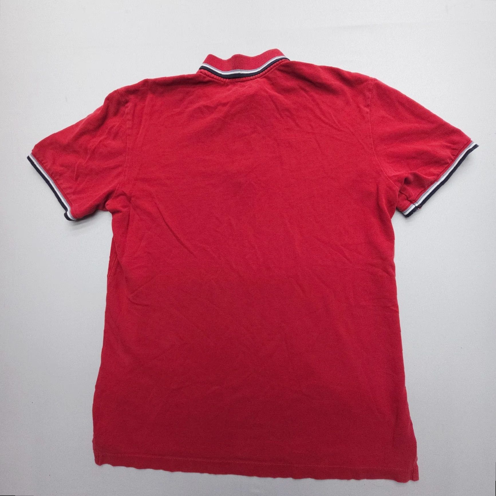 Gap VINTAGE Gap Polo Shirt Mens L Red Slim Muscle Fit 2000s Preppy Knit Polo Shirt Button Collar Casual Size US L / EU 52-54 / 3 - 2 Thumbnail
