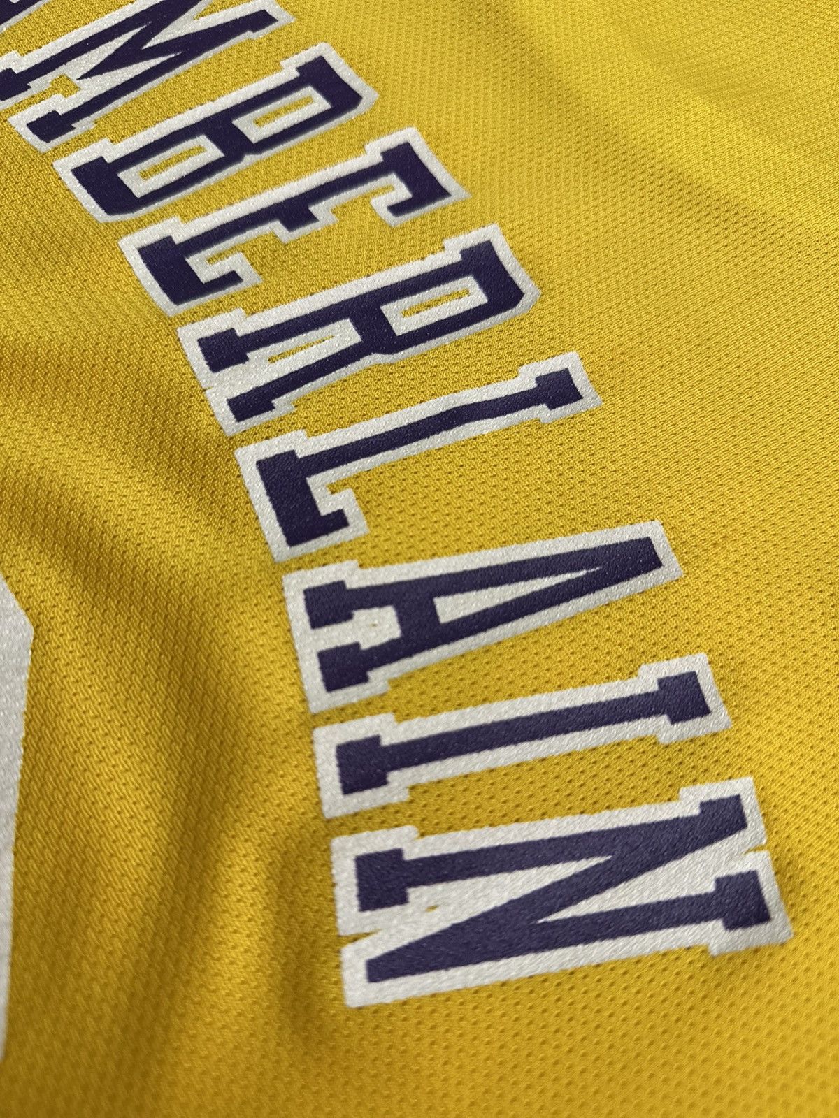 Champion × NBA × Vintage 90s Lakers Wilt Chamberlain Gold NBA Logo Champion Jersey Size US XL / EU 56 / 4 - 12 Thumbnail