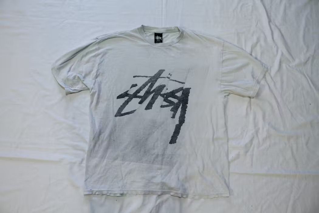 Stussy Distressed big logo "folded" tee Size US L / EU 52-54 / 3 - 1 Thumbnail