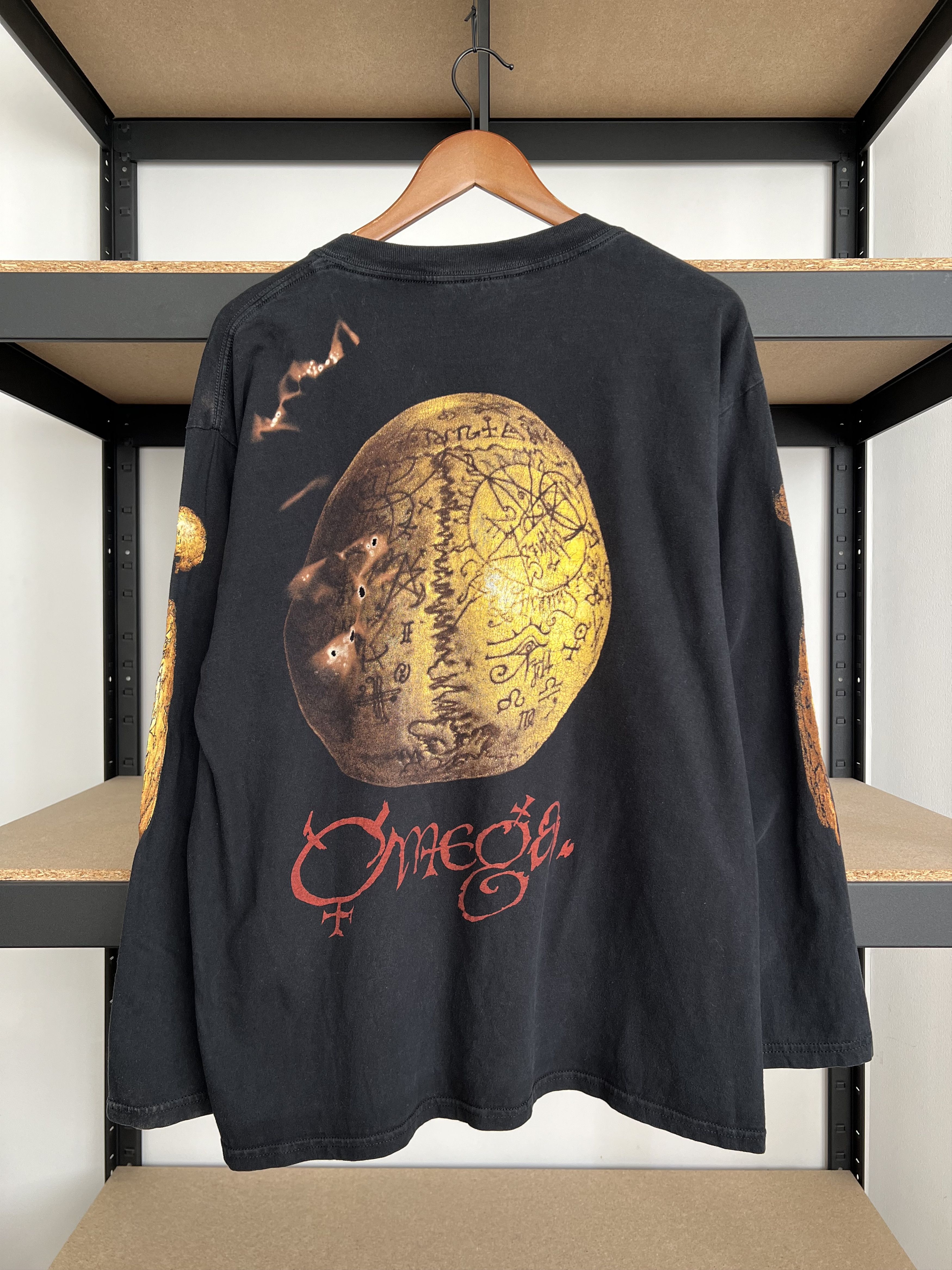 Vintage Vintage 90s Alchemy Gothic Omega Skull Long Sleeve T-shirt Size US L / EU 52-54 / 3 - 2 Thumbnail