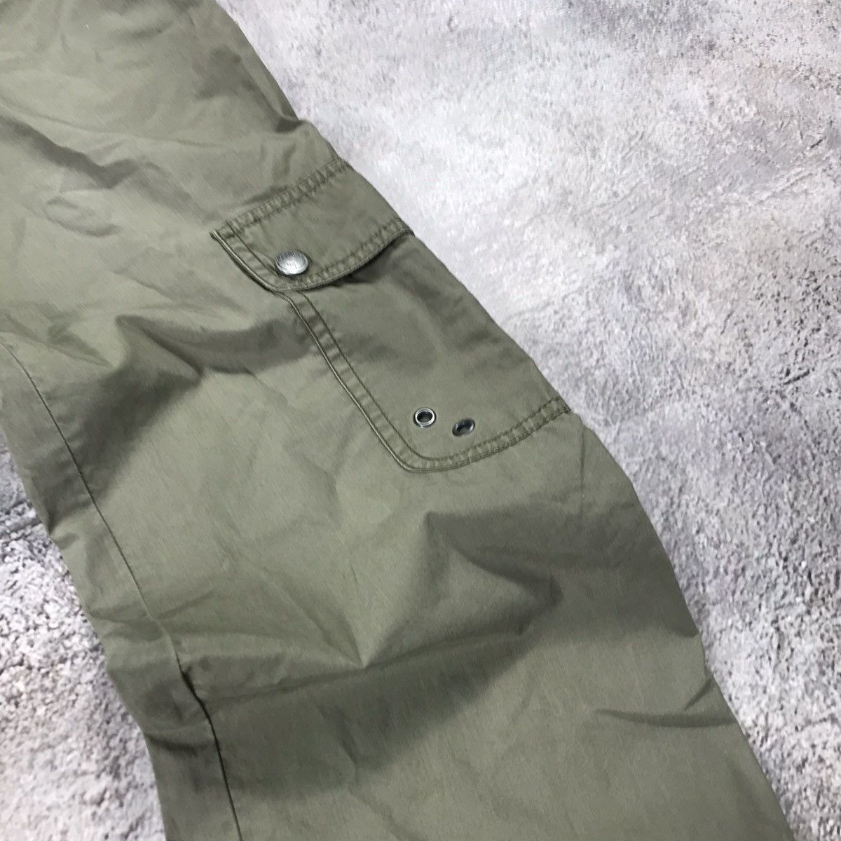 Vintage Vintage Y2K Baggy Cargo Pants Distressed Streetwear Olive 28 Size 28" / US 6 / IT 42 - 4 Thumbnail