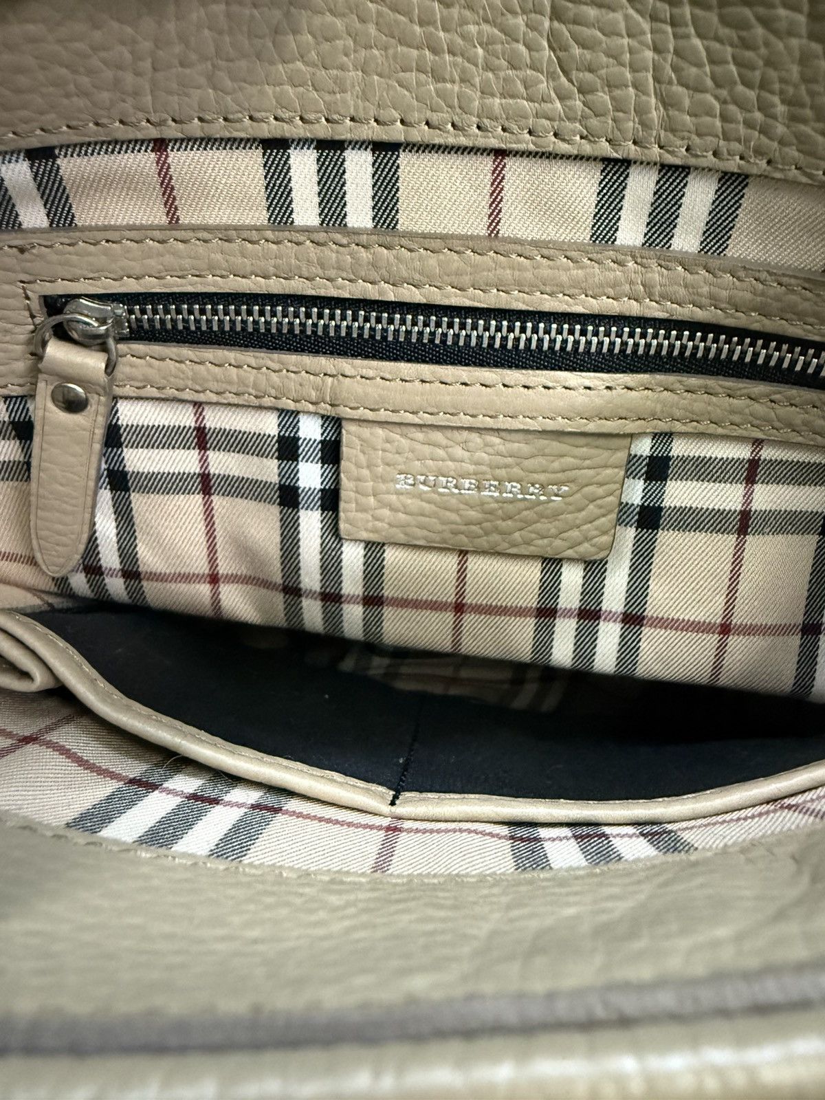 Burberry AUTHENTIC BURBERRY LEATHER SHOULDER/CROSSBODY BAG Size ONE SIZE - 22 Thumbnail