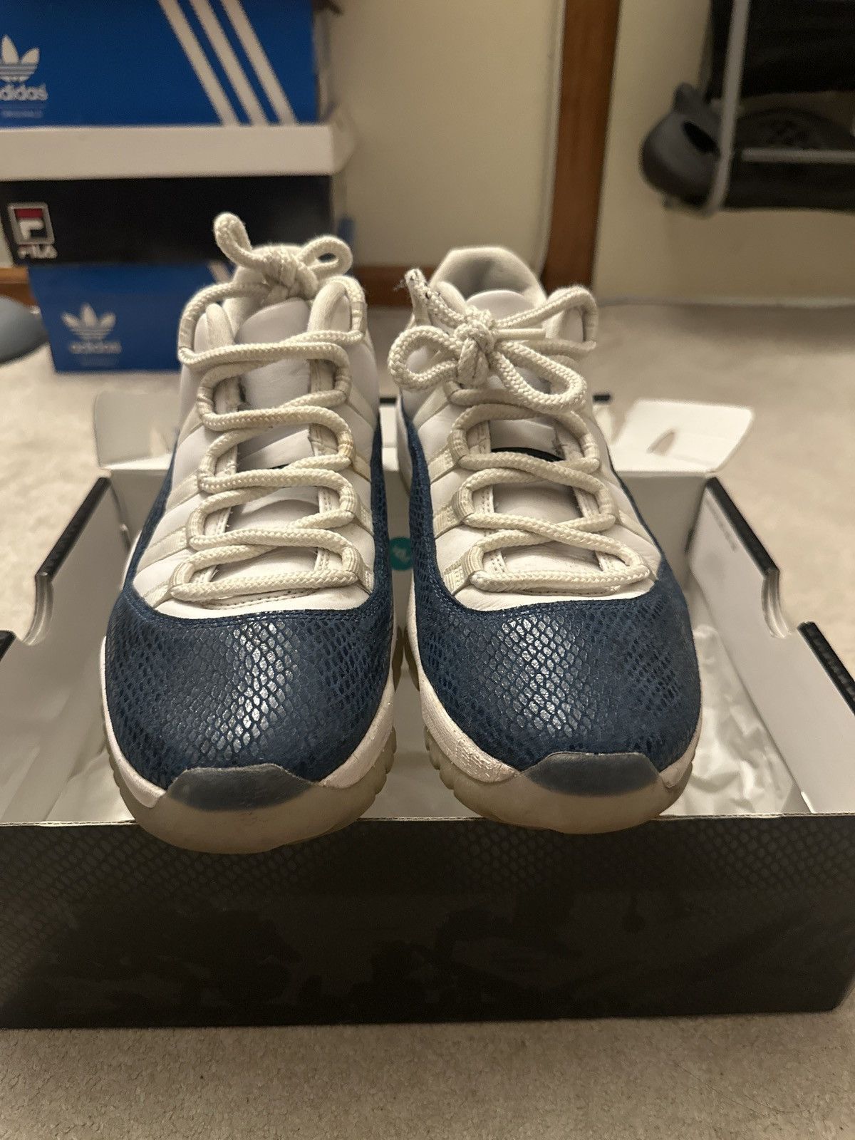 Jordan Brand Used Air Jordan 11 Retro Low ‘Navy Snakeskin’ 2019 Size US 9.5 / EU 42-43 - 3 Thumbnail