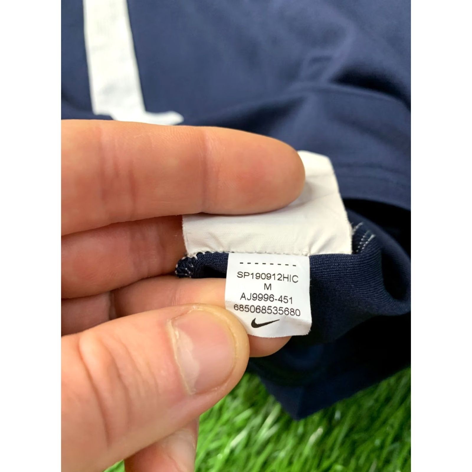 Nike Nike Academy Dri-FIT Football Shirt Mens M Navy Blue White Nike Dri-FIT 2019 Football Shirt Tee Size US M / EU 48-50 / 2 - 7 Thumbnail