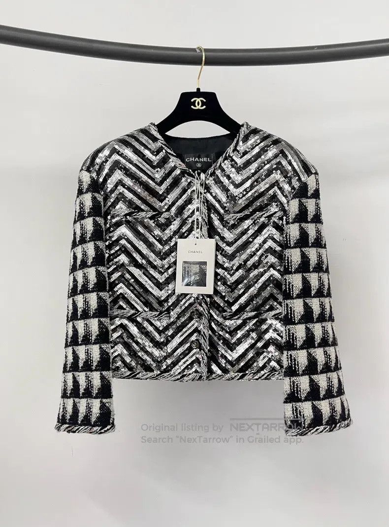 Chanel Chanel Black and white sequin silhouette jacket Size XS / US 0-2 / IT 36-38 - 1 Thumbnail
