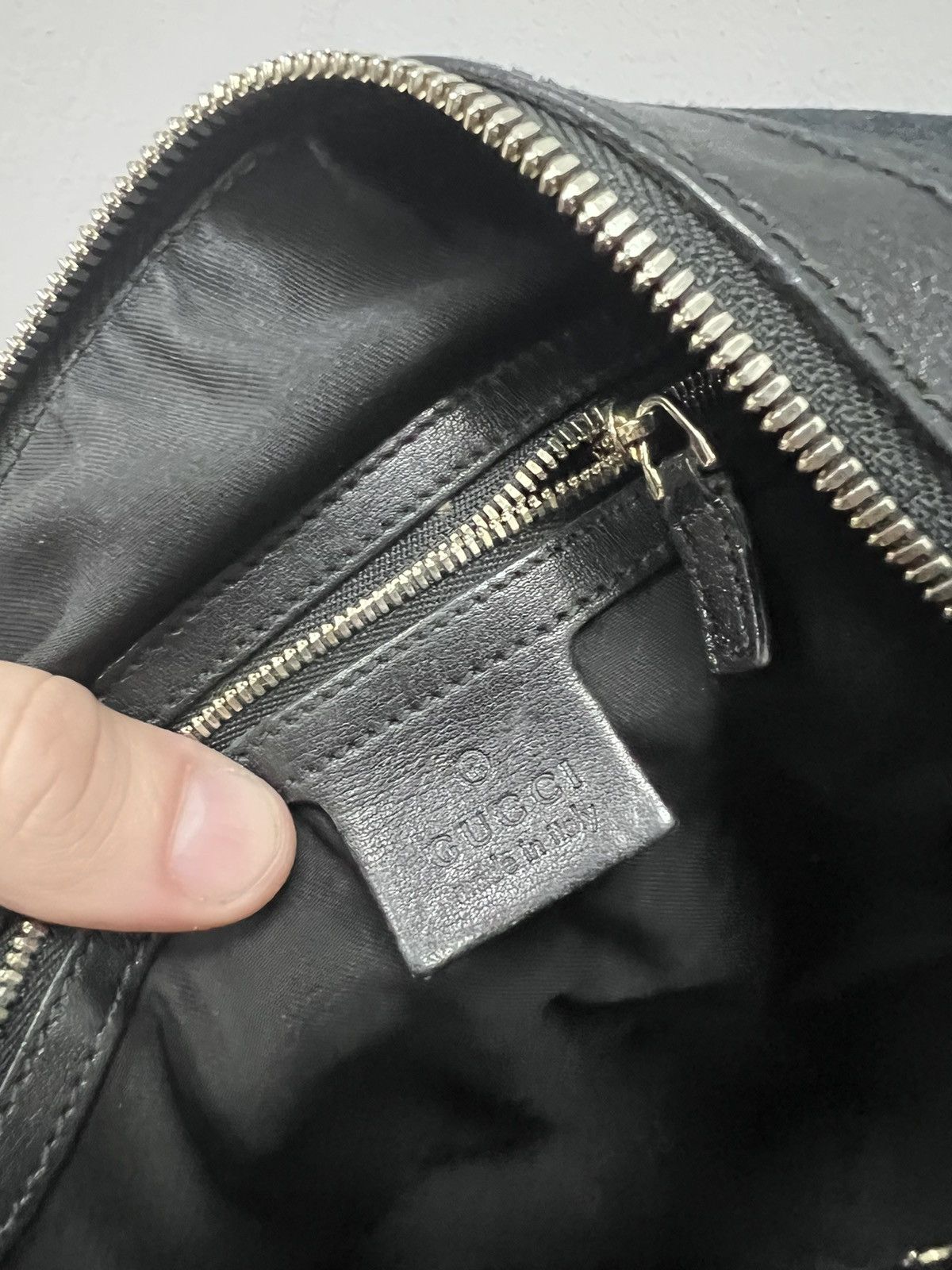 Gucci VINTAGE GUCCI GG SUPREME BLACK CANVAS STUDDED HOBO BAG Size ONE SIZE - 14 Thumbnail