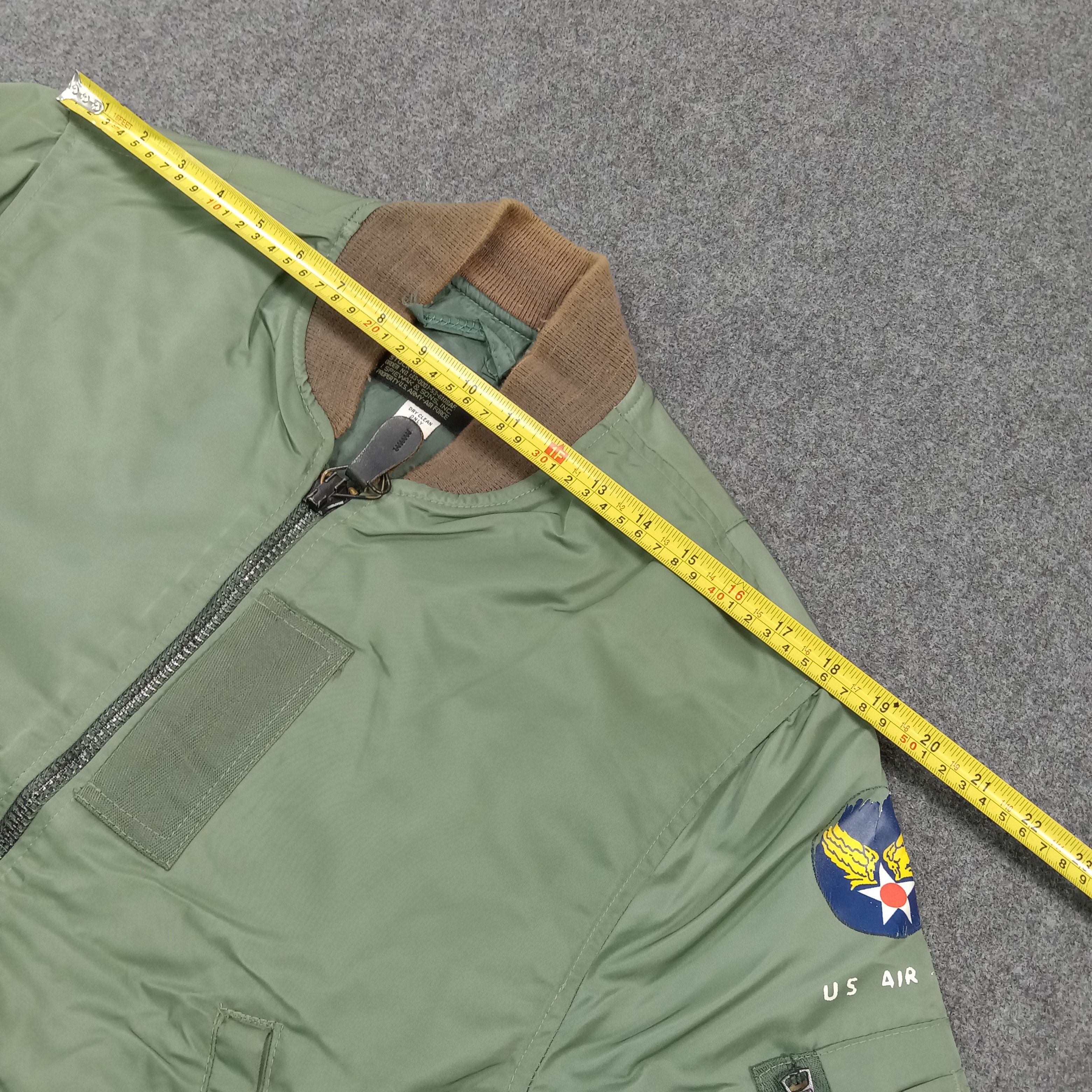 Vintage US Air Force Classic MA-1 Flight Bombers Jacket C277N21 Size US L / EU 52-54 / 3 - 6 Thumbnail
