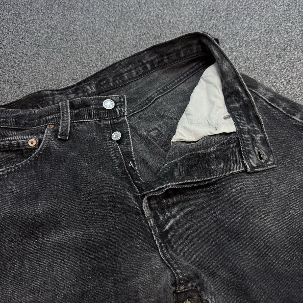 Le Grande Bleu (L.G.B.) Vintage 90s Y2K Levis 501 Black Sun Faded Denim HG LGB Style Size US 31 - 14 Thumbnail
