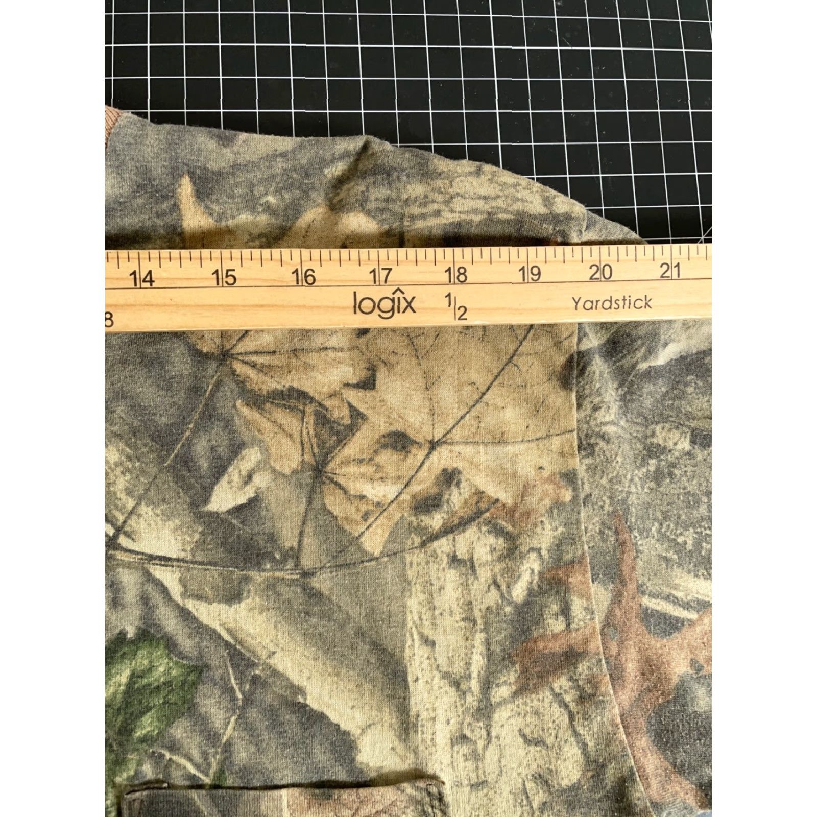 Vintage VINTAGE Ace Sportswear Camouflage T-Shirt Long Sleeve Adult Large Green 80s 50-50 Cotton-Polyester Size US L / EU 52-54 / 3 - 7 Thumbnail