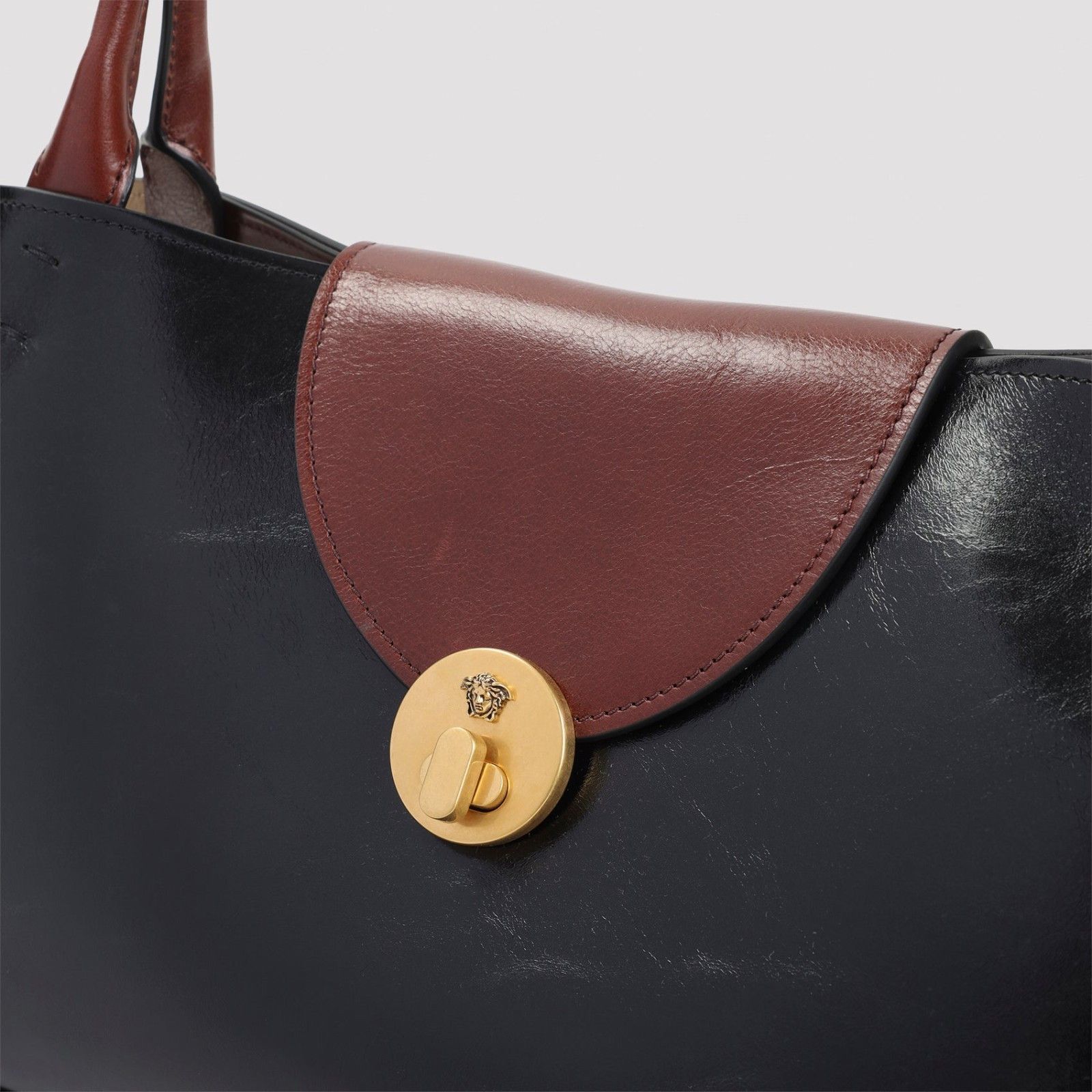 Versace VERSACE Medium Black Patent Leather Shoulder Bag New & Authe Size ONE SIZE - 2 Thumbnail