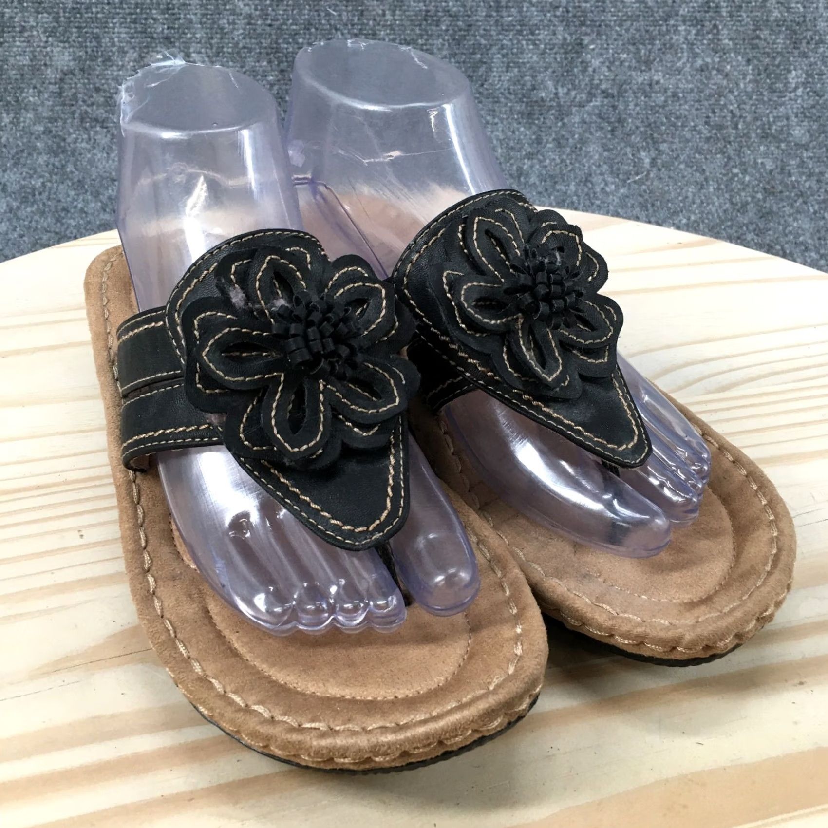 Vintage Cliffs by White Mountain Sandals Womens 7.5 M Carnation Flip Flop Black Slip On Wedge Comfort Casual Size US 8 / IT 38 - 3 Thumbnail