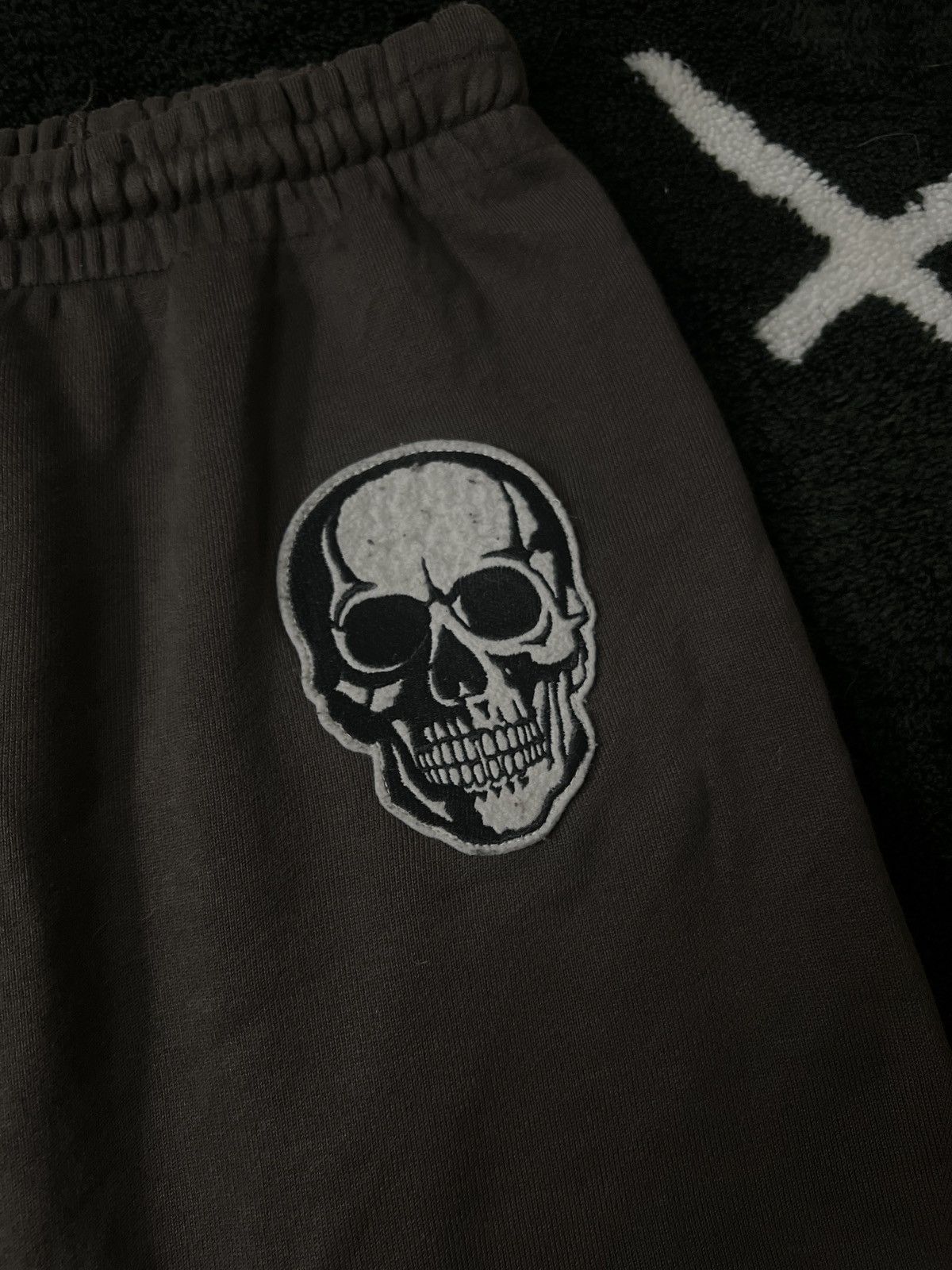Number (N)ine SS04 - “Dream Baby” Skull Shorts Size US 30 / EU 46 - 3 Thumbnail