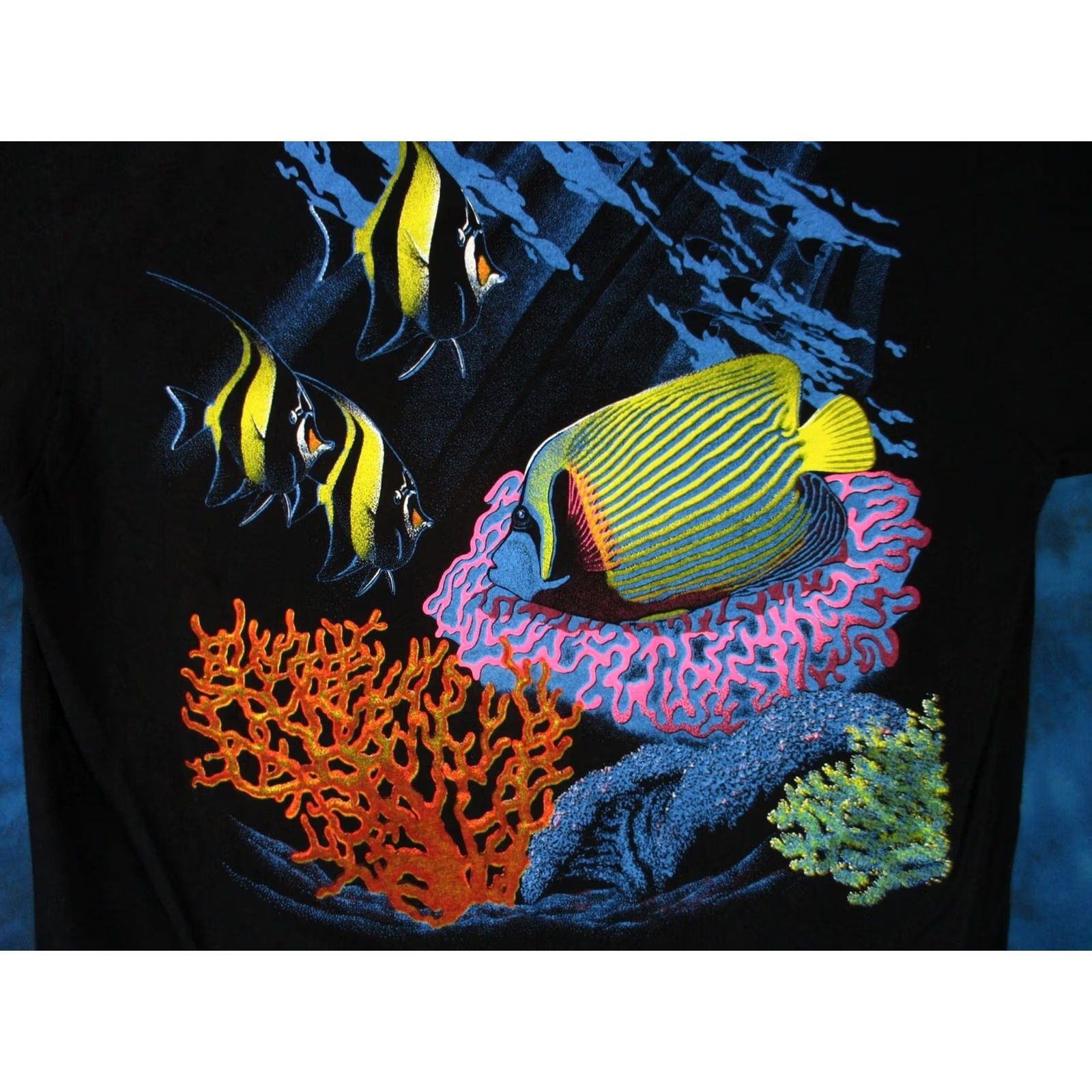 Vintage VINTAGE ST. THOMAS VIRGIN ISLAND OCEAN T-Shirt MEDIUM Men 80s 90s Black Crew Neck Short Sleeve Size US M / EU 48-50 / 2 - 5 Thumbnail