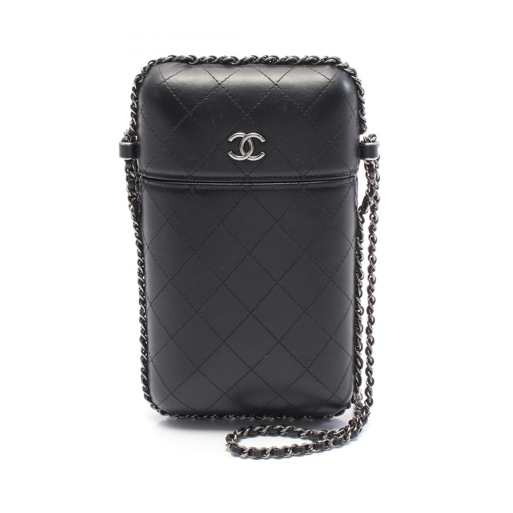 Chanel Chanel Matelasse Leather Shoulder Bag Leather Crossbody Bag A94471 in Black, Women's