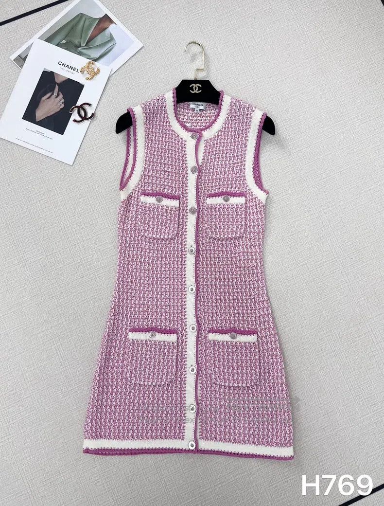 Chanel Chanel Knitted vest dress Size XS / US 0-2 / IT 36-38 - 1 Thumbnail