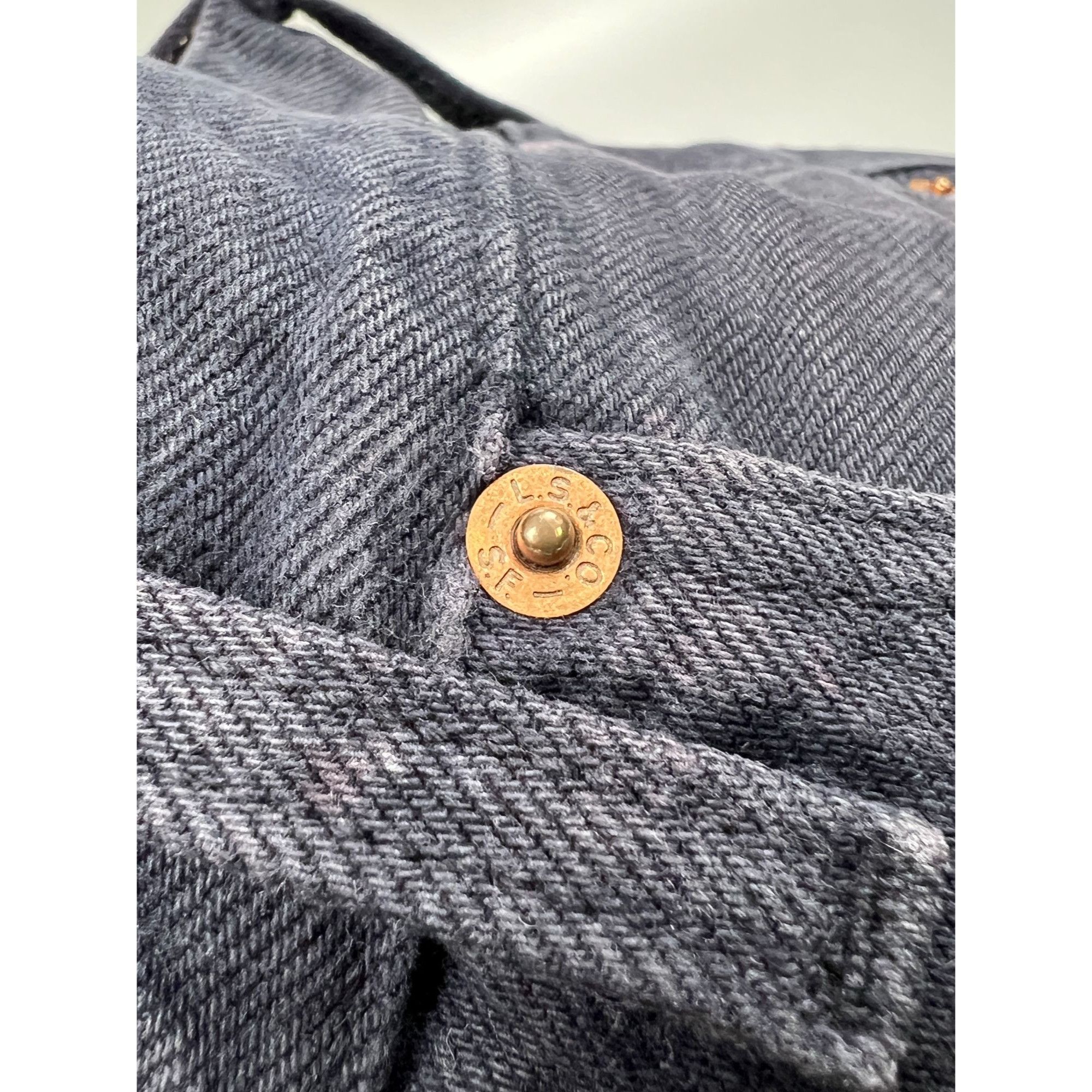 Levi's Vintage Clothing Levi’s 501 Made in UK Vintage Denim Jeans Pants (Y0914) Size US 36 / EU 52 - 5 Thumbnail