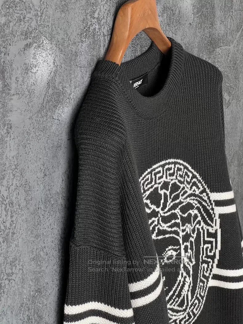 Versace Versace Medusa embroidered wool crew neck sweater Size US M / EU 48-50 / 2 - 6 Thumbnail