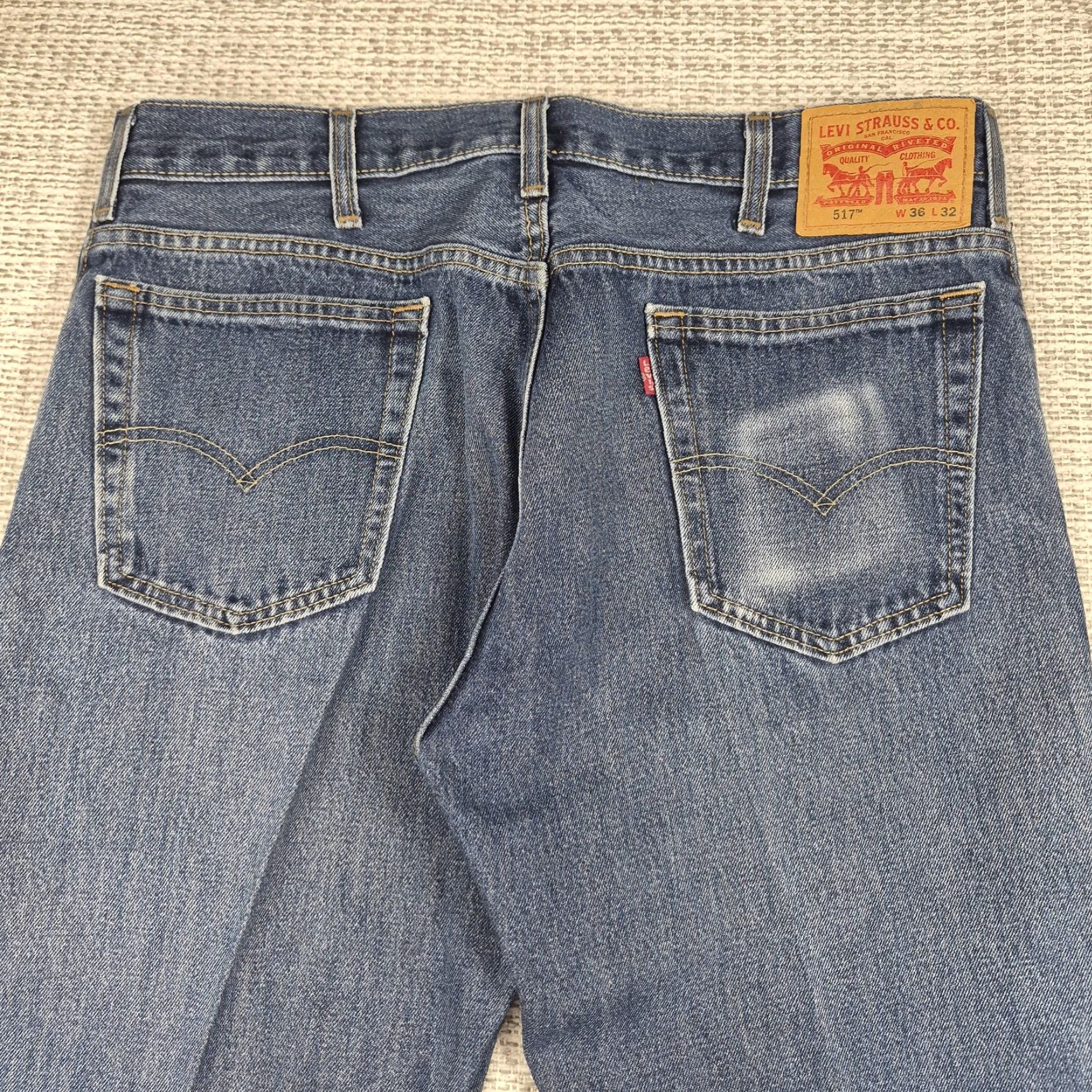 Levi's VINTAGE Levi's 517 Jeans Mens 36x32 Blue Bootcut Denim Medium Wash Frayed Leg Hems Size US 36 / EU 52 - 3 Thumbnail