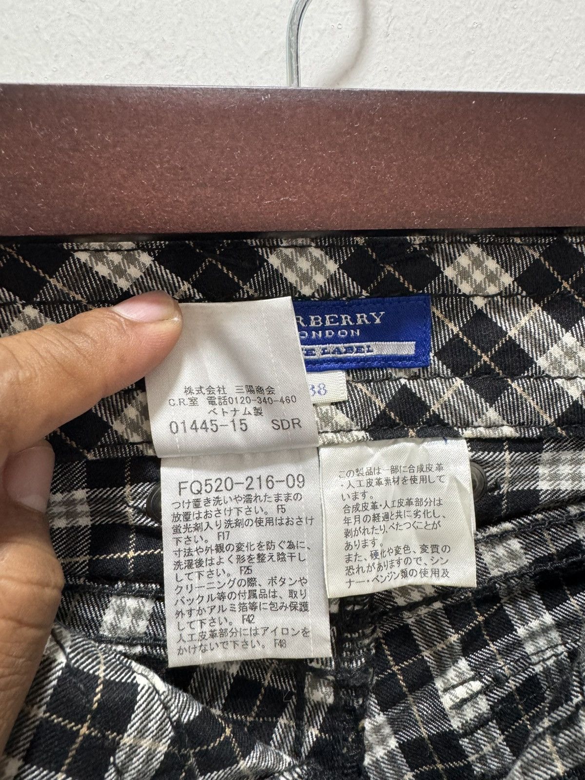 Burberry BURBERRY LONDON BLUE LABEL TARTAN CROPPED SLIM TROUSERS Size 28" / US 6 / IT 42 - 13 Thumbnail