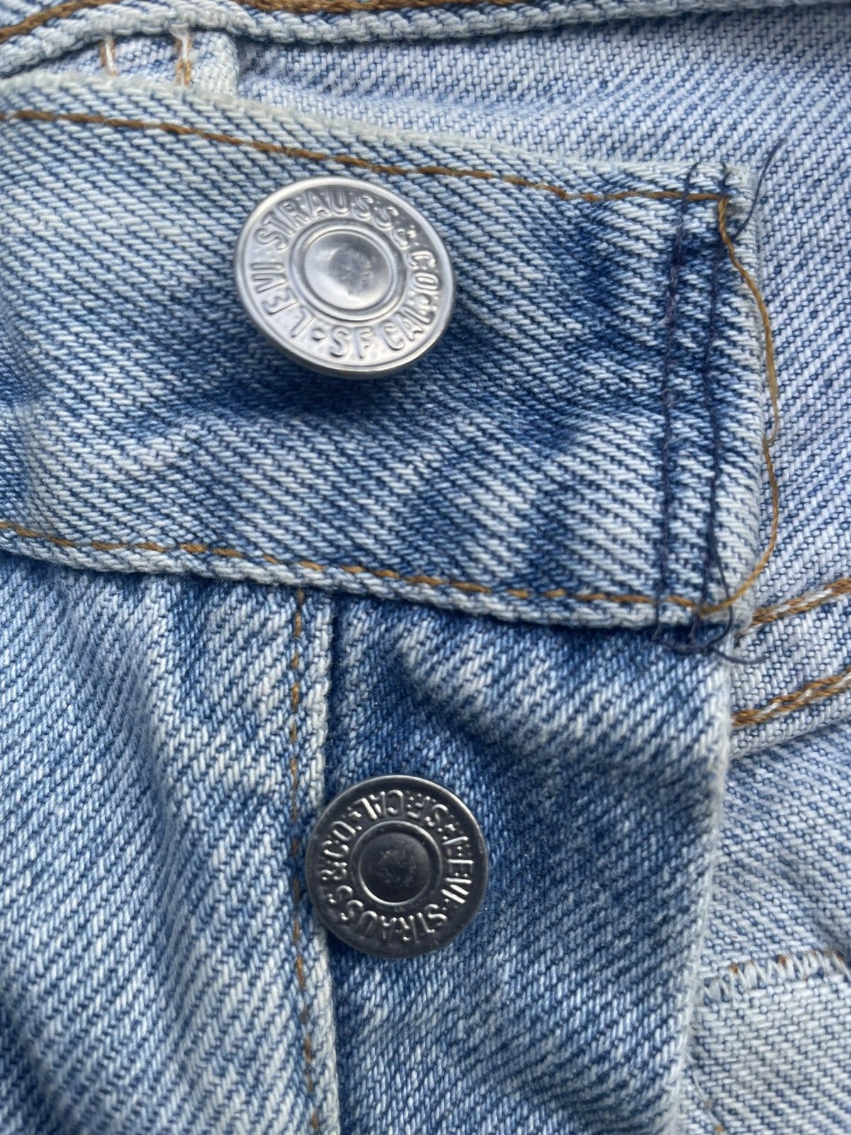 Levi's Vintage 1991 Levis 501 e Usa Faded Distressed Size US 31 - 24 Thumbnail