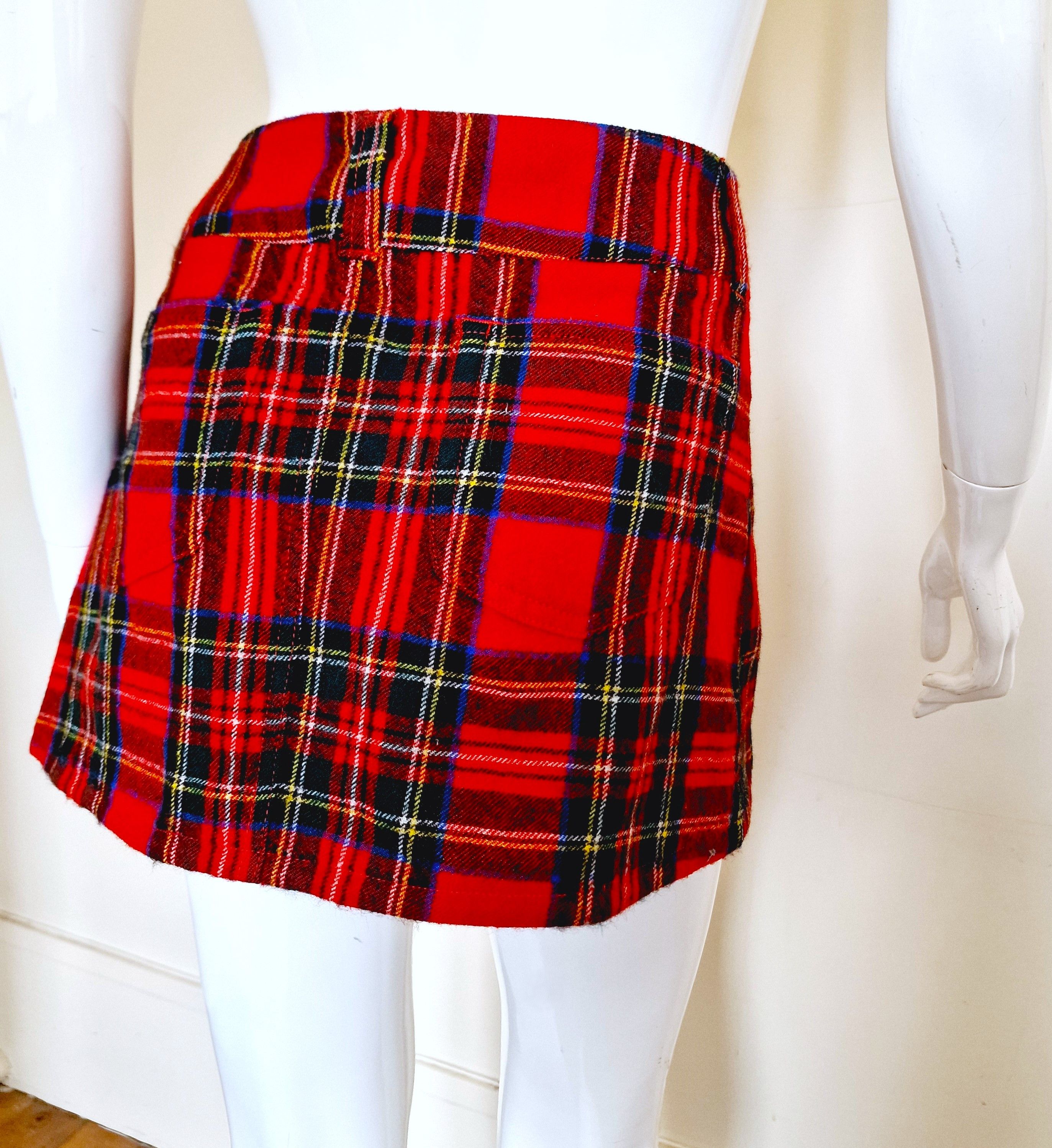 Dolce & Gabbana D&G Dolce and Gabbana Tartan School Girl Wool Skirt Size 30" / US 8 / IT 44 - 6 Thumbnail