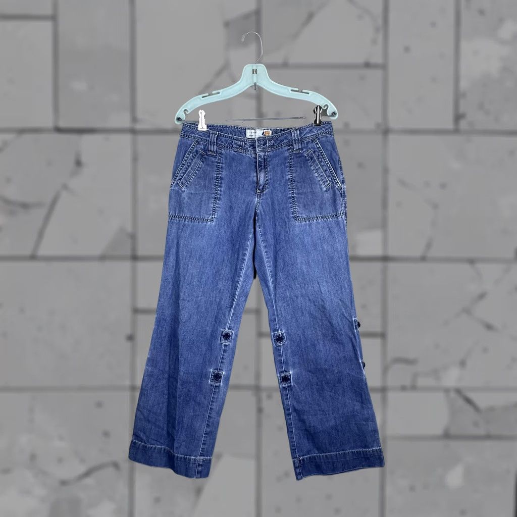 Old Navy Old Navy Womens Capri Pants Blue Denim Crop Just Below Waist Button Tab 6 Size 28" / US 6 / IT 42 - 1 Thumbnail
