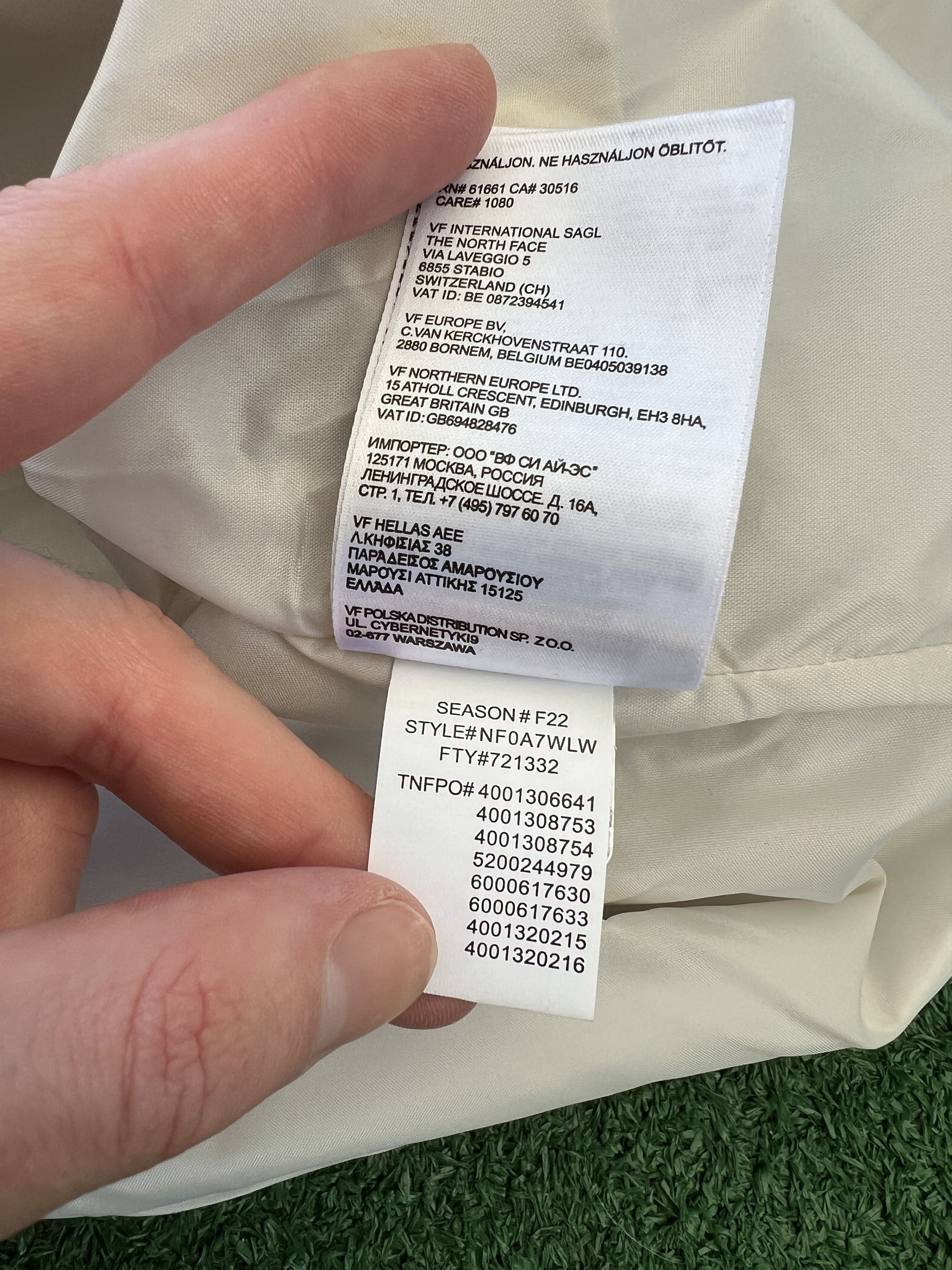 Kaws × The North Face KAWS x The North Face Mountain Jacket Size US L / EU 52-54 / 3 - 16 Thumbnail