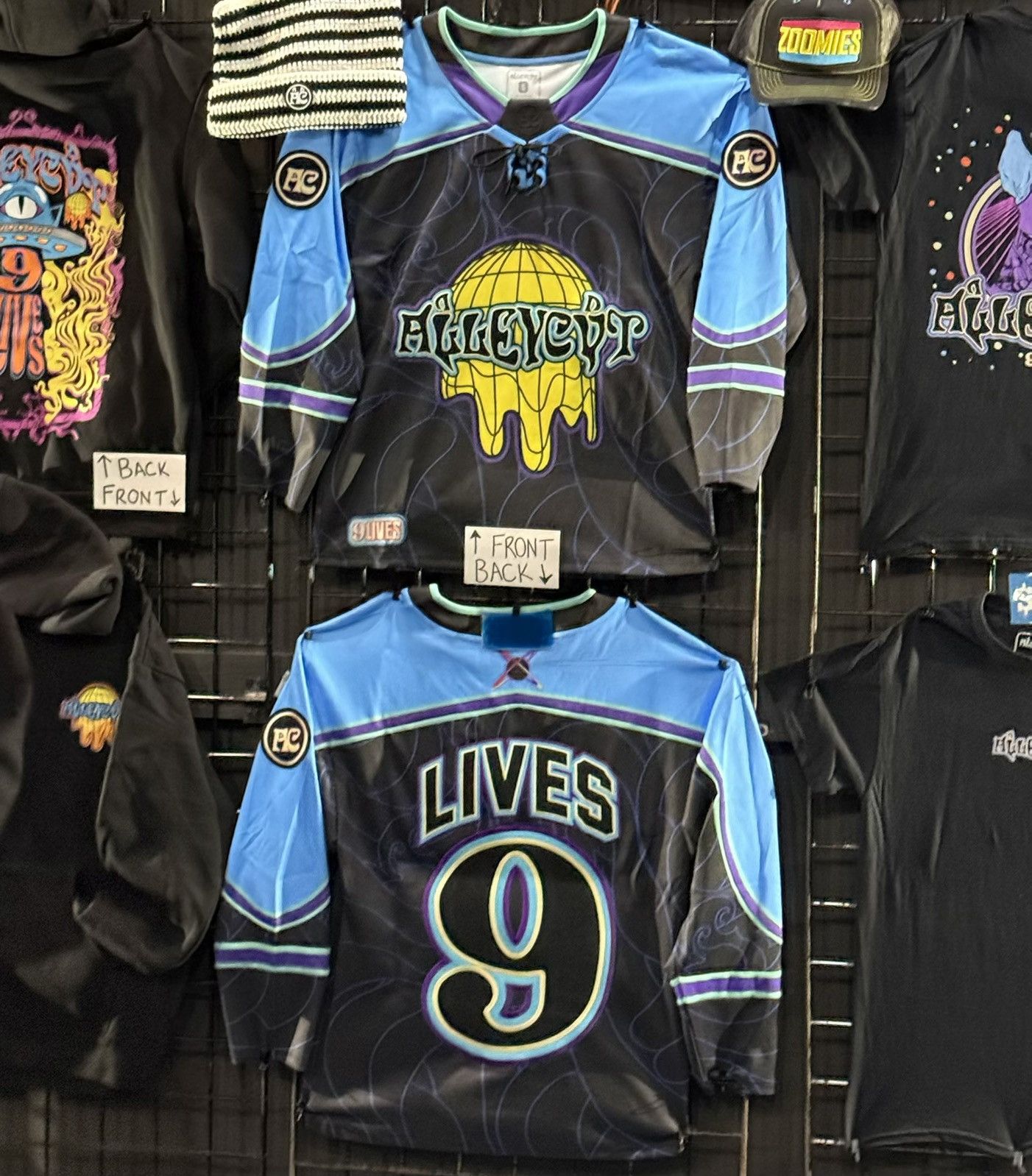 Other ALLEYCVT HOCKEY JERSEY 9 LIVES TOUR *BRAND NEW LARGE* Size US L / EU 52-54 / 3 - 1 Thumbnail