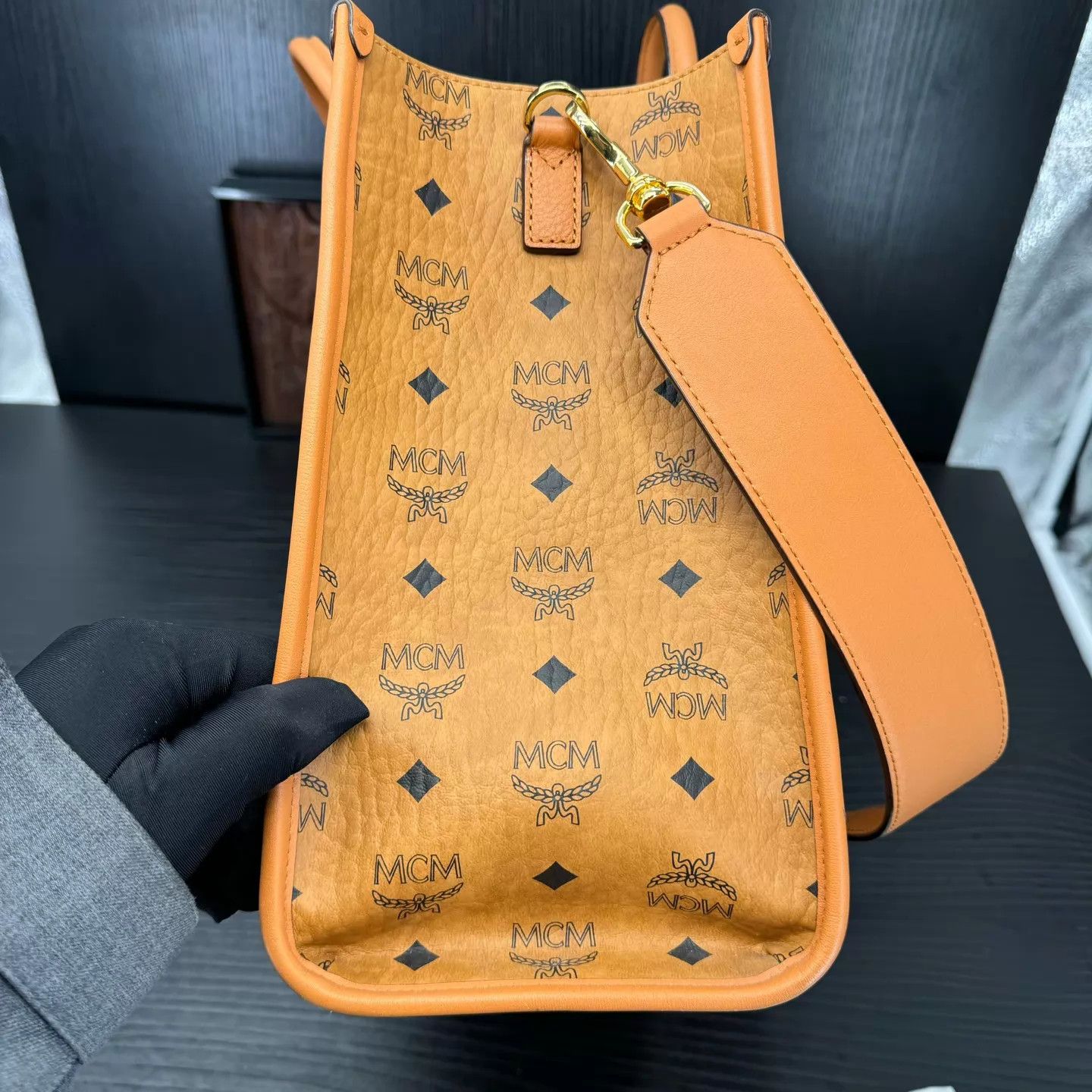 MCM MCM Munchen Tote Bag Large New Worn as pics Size ONE SIZE - 3 Thumbnail