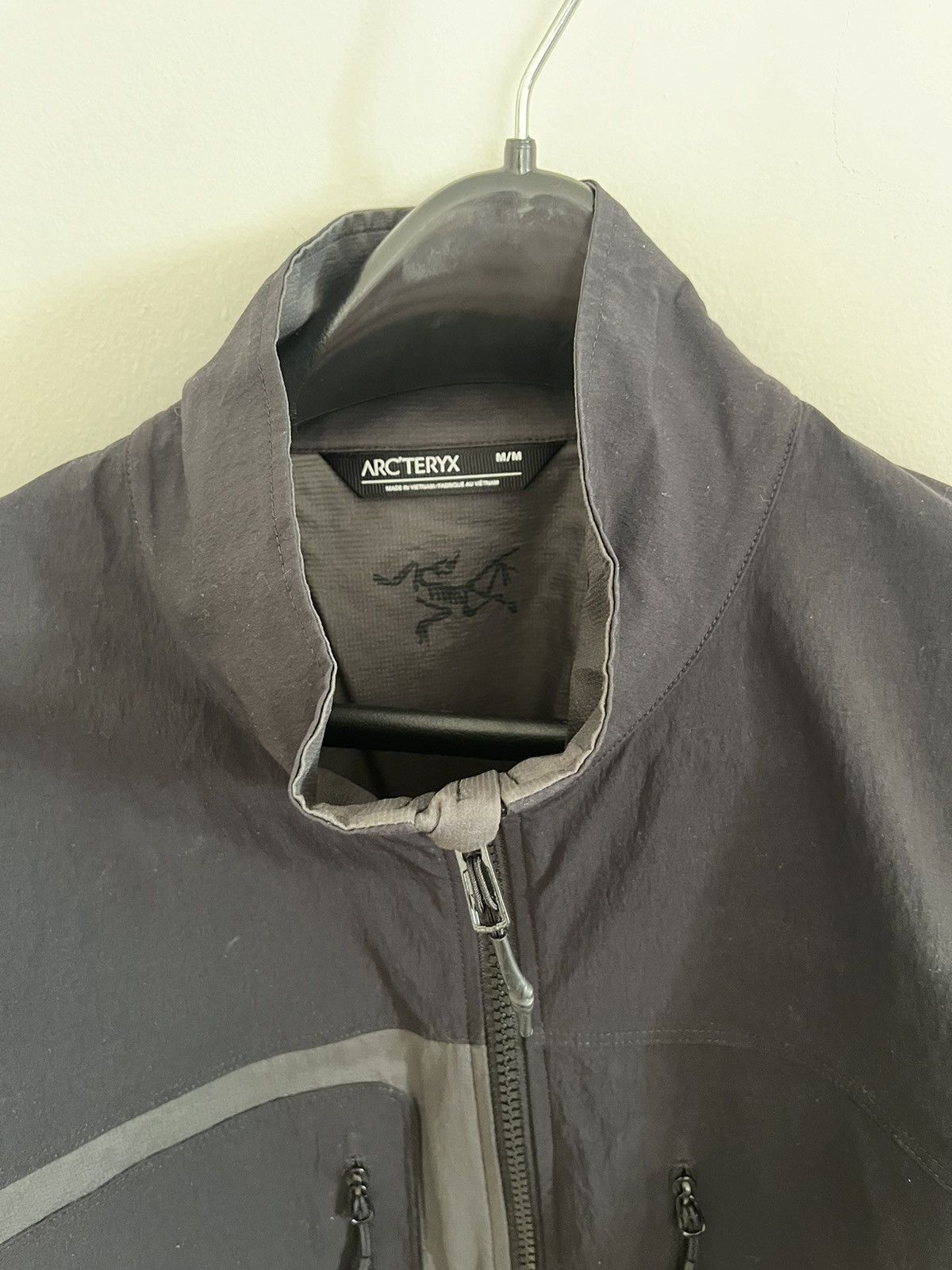 Hangdog Jacket in Cream - Arc'teryx New-Zealand
