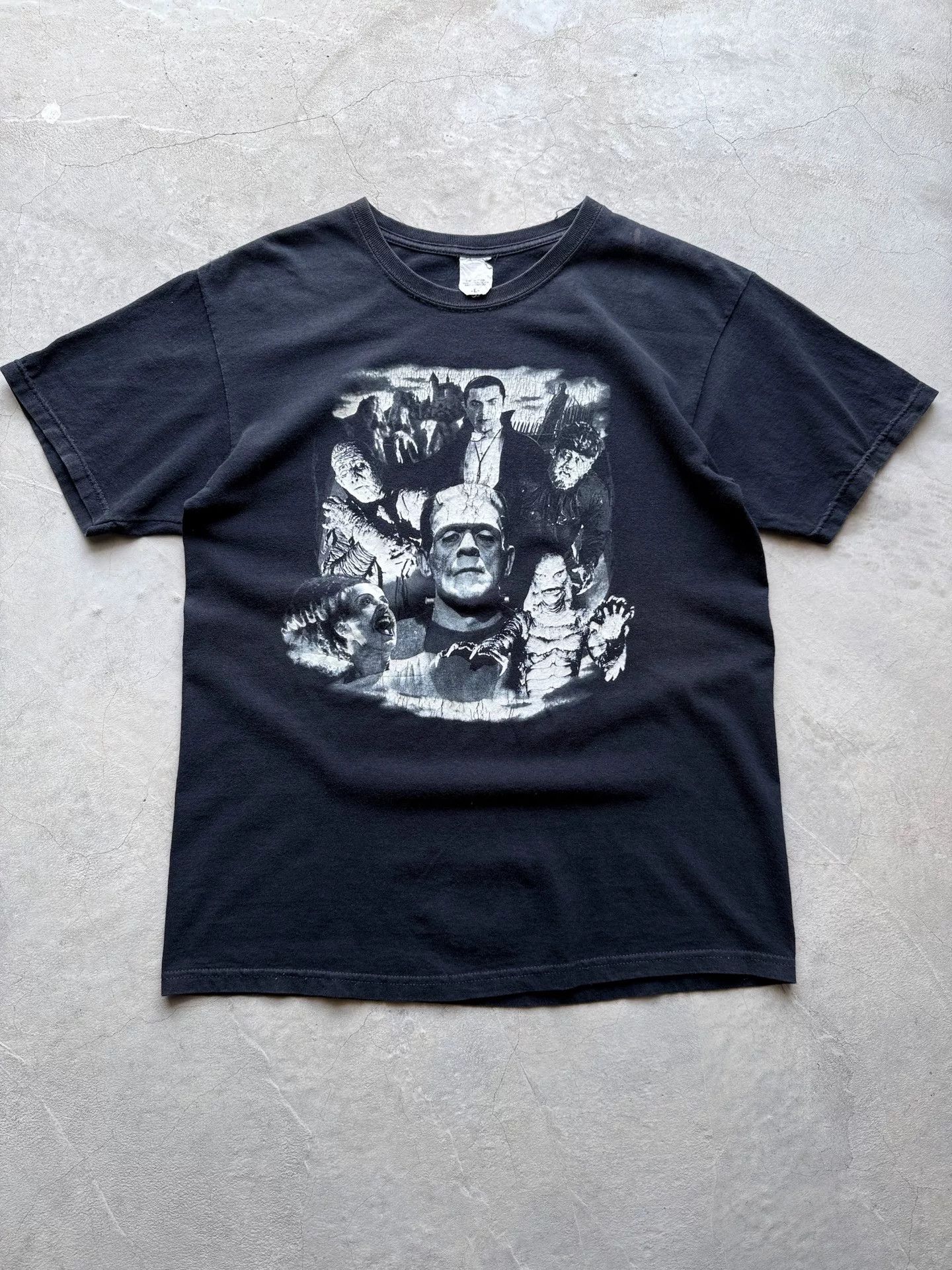Vintage Vintage 00s Universal Monsters Bauhaus Tee Size US L / EU 52-54 / 3 - 1 Thumbnail