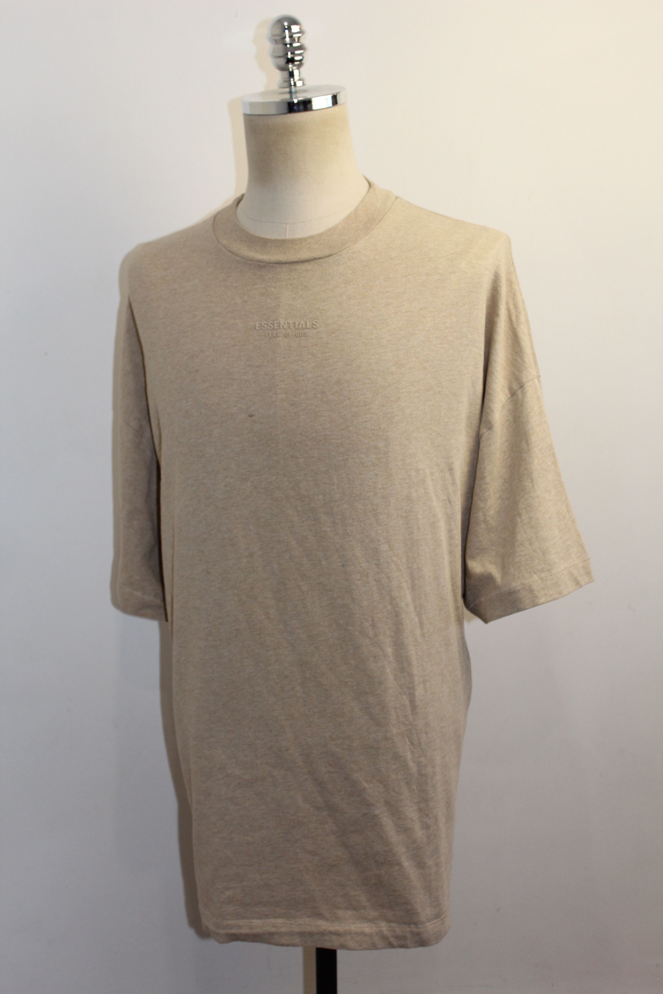 Essentials Essentials Fear of God Beige Oversized T-Shirt Size L Size US L / EU 52-54 / 3 - 2 Thumbnail