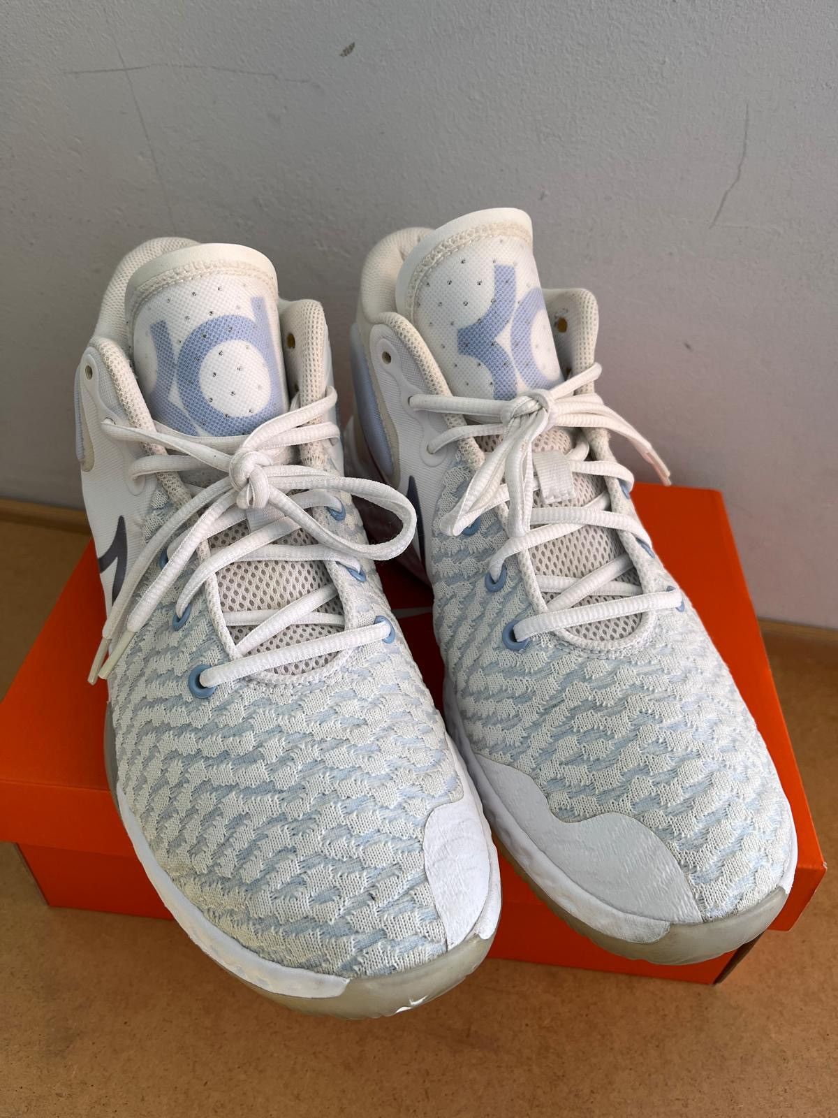 Nike NIKE KD TREY 5 VIII WHITE ROYAL TINT Size US 9.5 / EU 42-43 - 3 Thumbnail