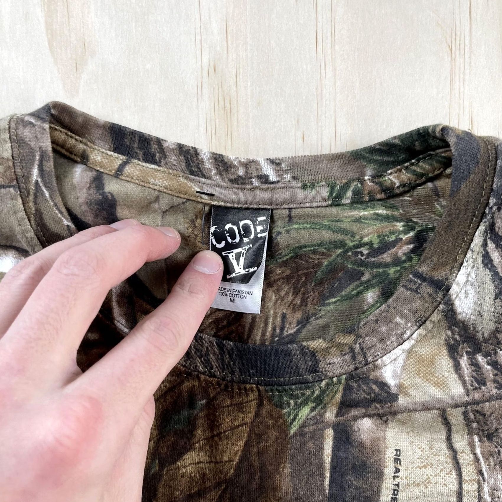 Vintage Code V T-Shirt Mens Medium Brown Camo Tee Grub's Cabin Jim Thorpe PA Shirt X-Twin Graphic Outdoor Hunting Tee Mens Medium Brown Camouflage Shirt Size US M / EU 48-50 / 2 - 2 Thumbnail
